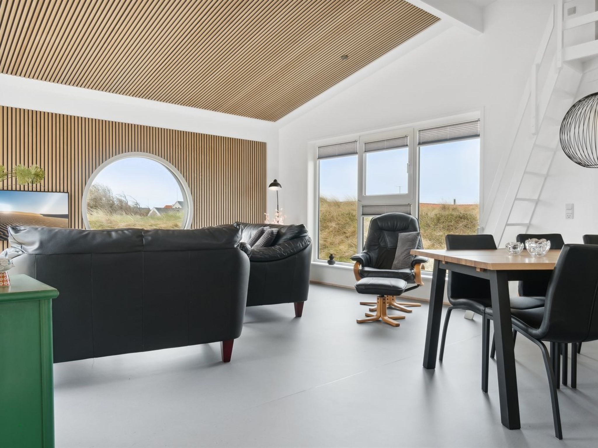 "Dennik" - 100m from the sea-Binnen