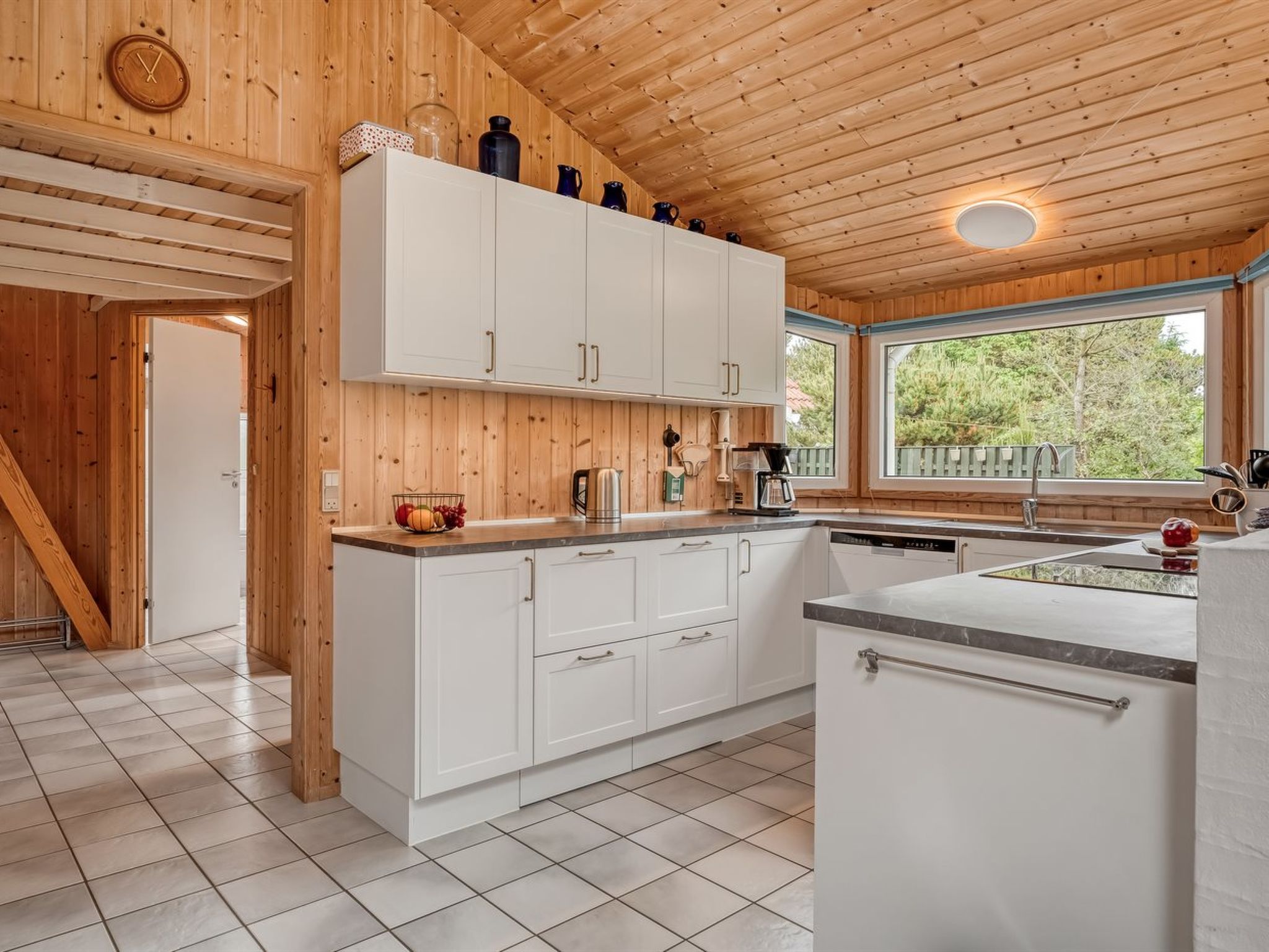 "Heggi" - 900m from the sea - Binnen