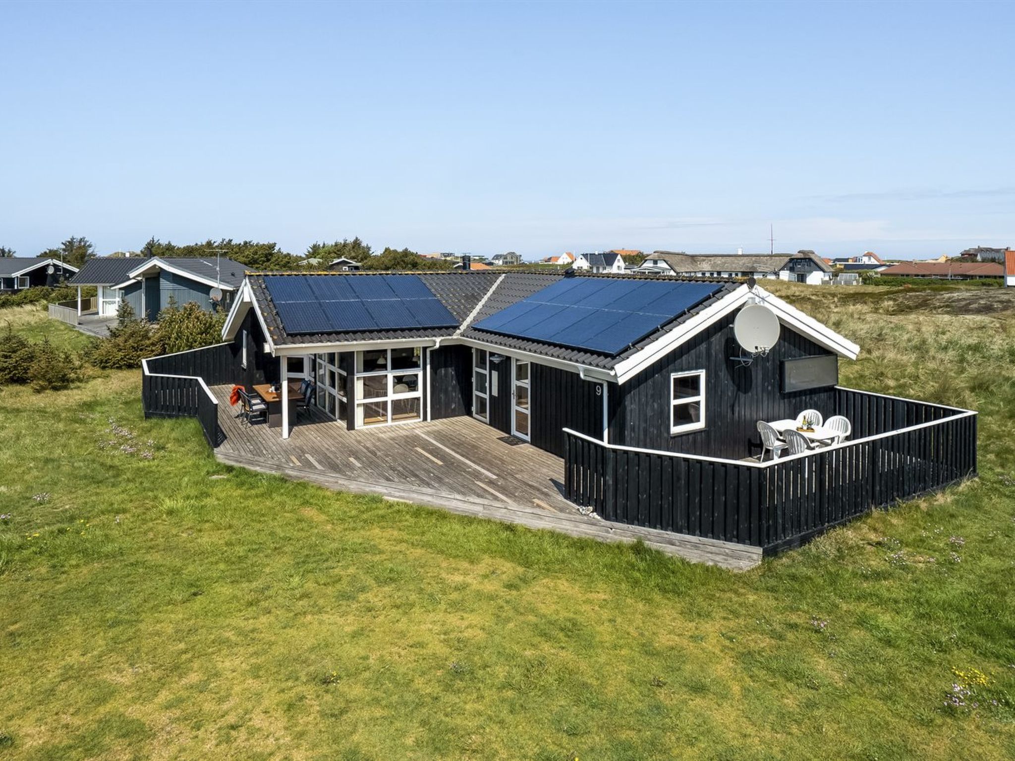 "Emppu" - 400m from the sea - Buiten