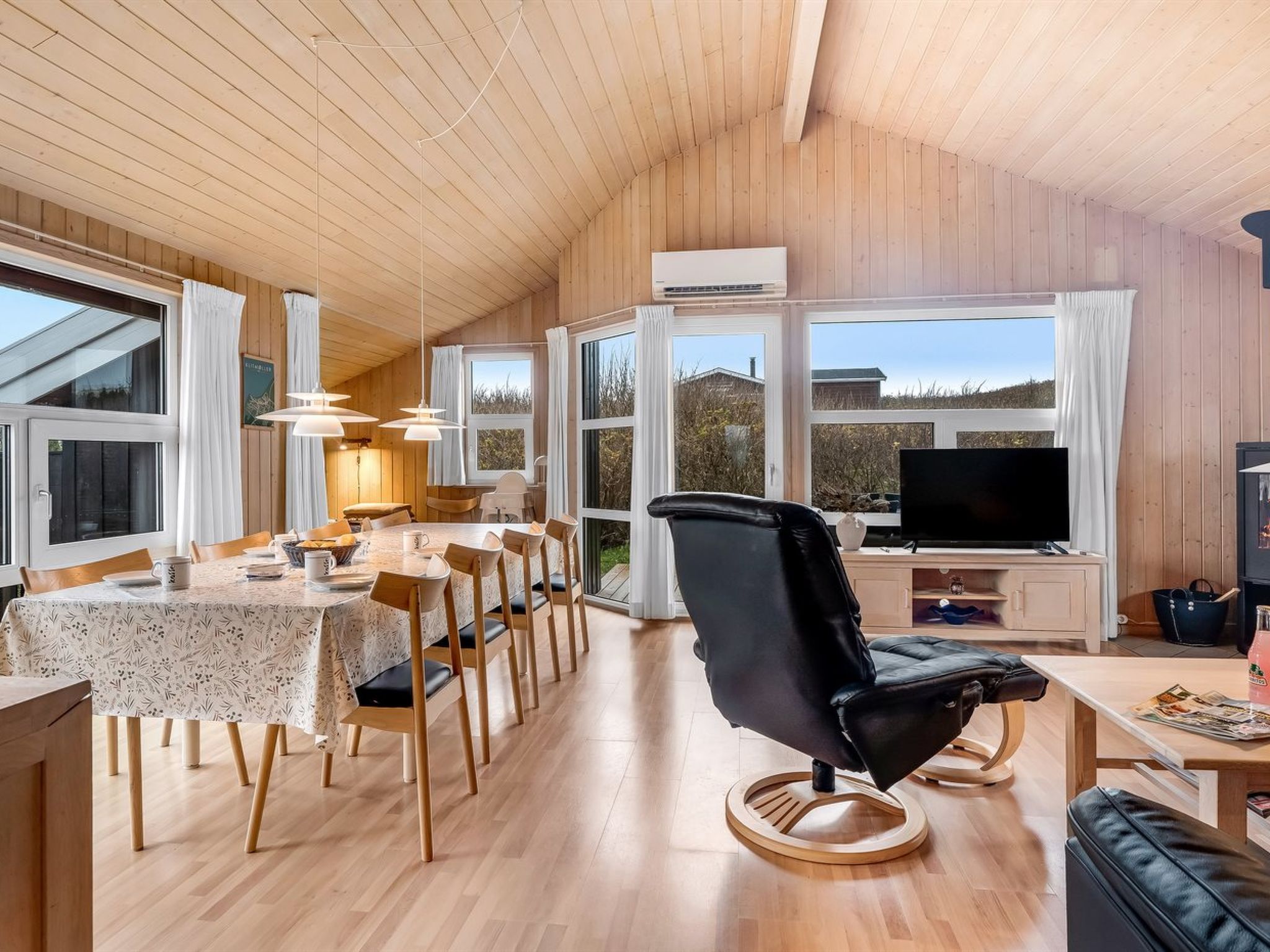 "Sofja" - 150m from the sea - Binnen