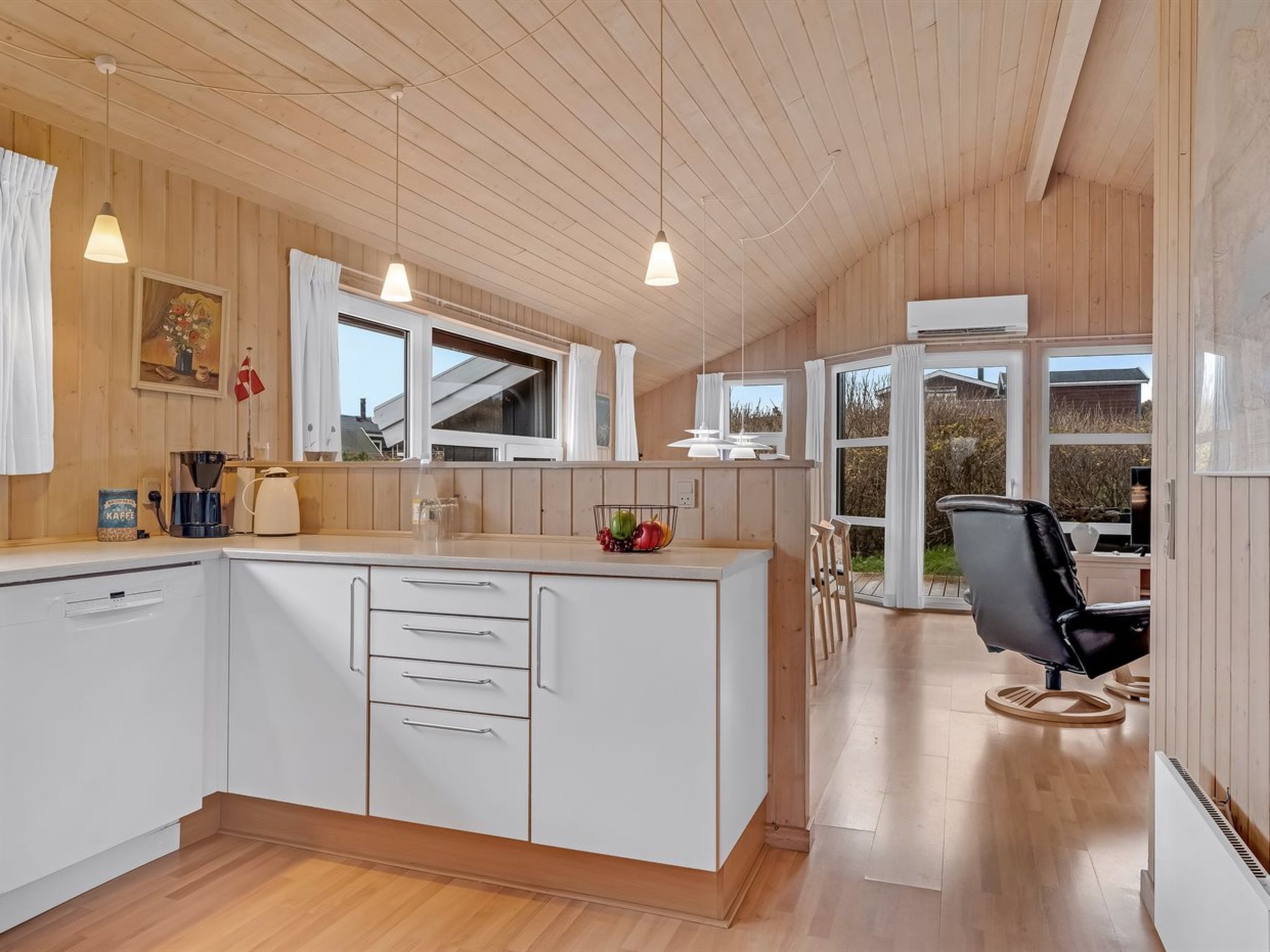 "Sofja" - 150m from the sea-Binnen