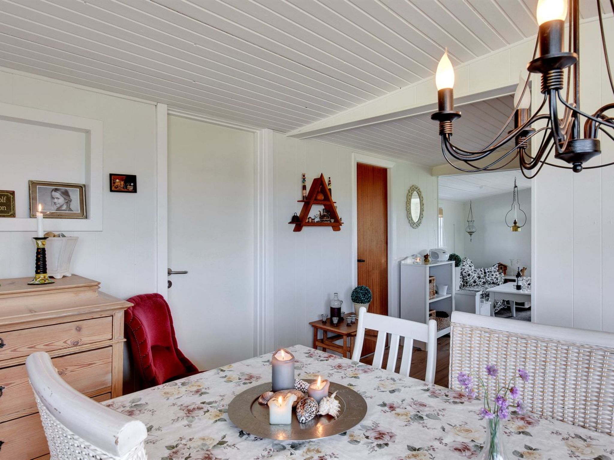 "Anik" - 100m from the sea-Drinnen