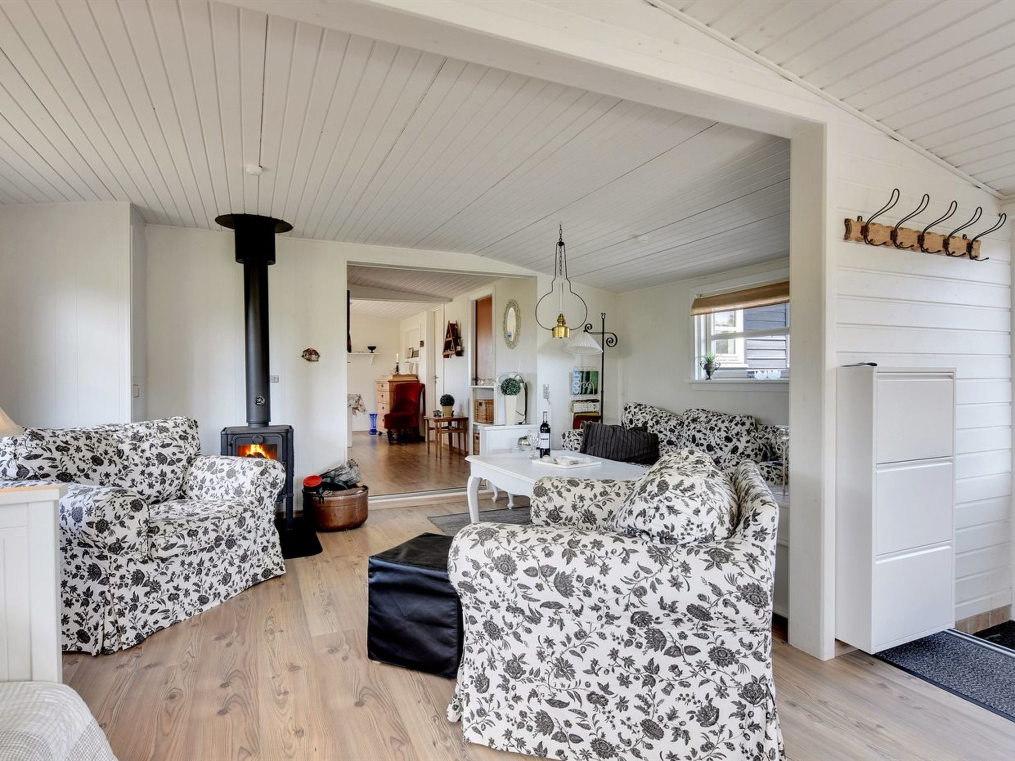 "Anik" - 100m from the sea-Drinnen