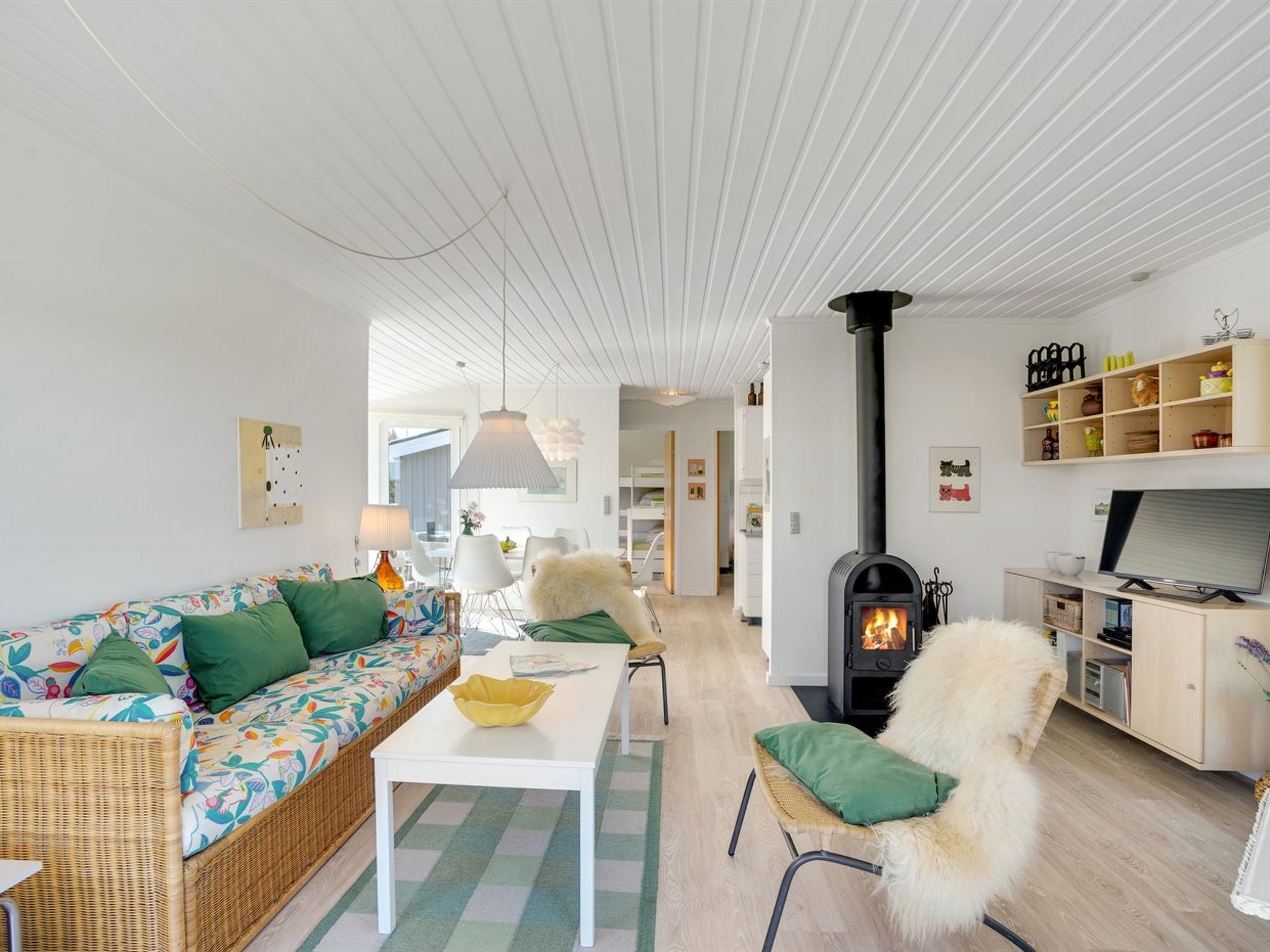 "Majgull" - 150m from the sea - Drinnen