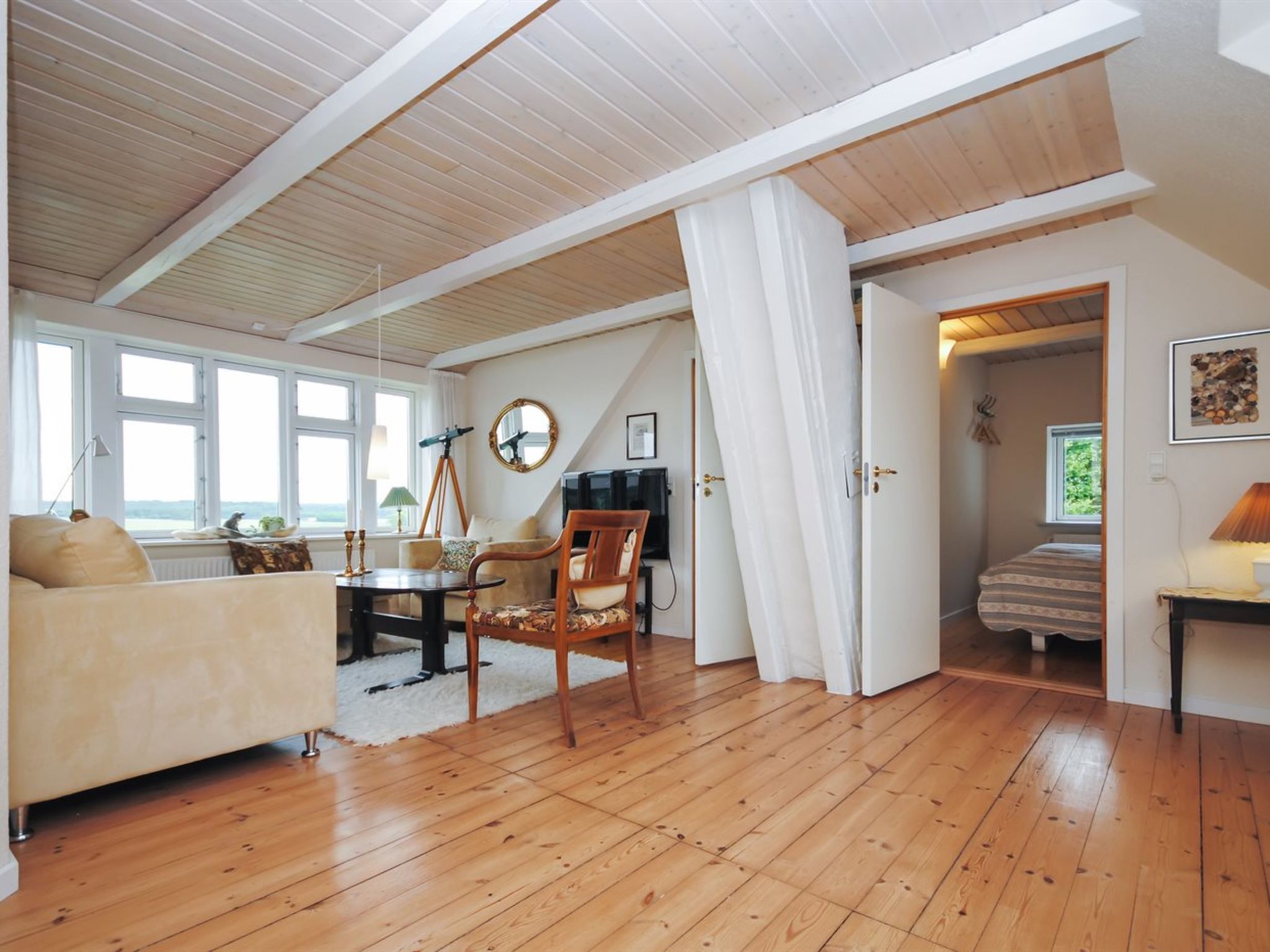 "Ludovic" - 7km from the sea - Binnen