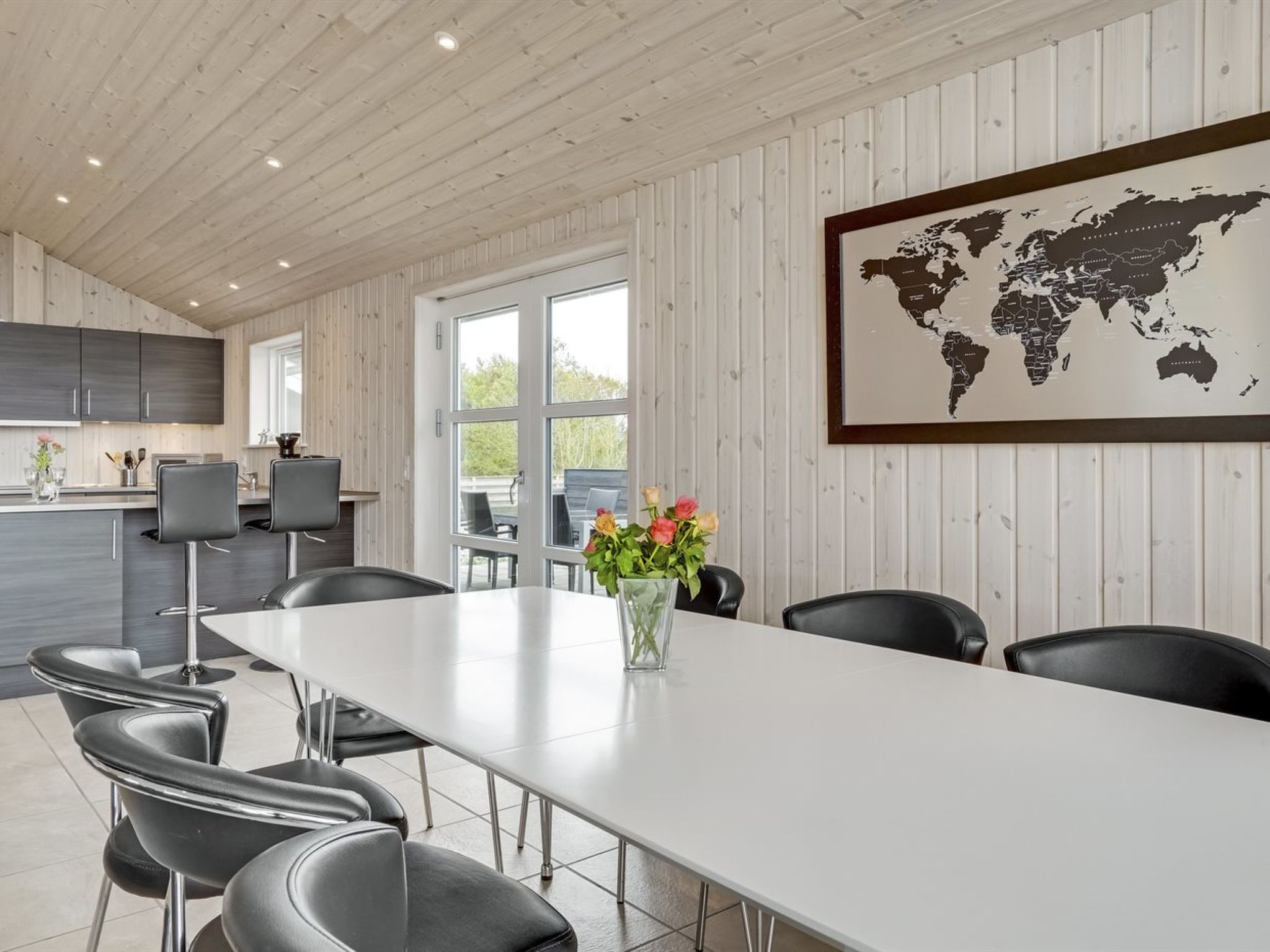 "Mavis" - 800m from the sea - Binnen