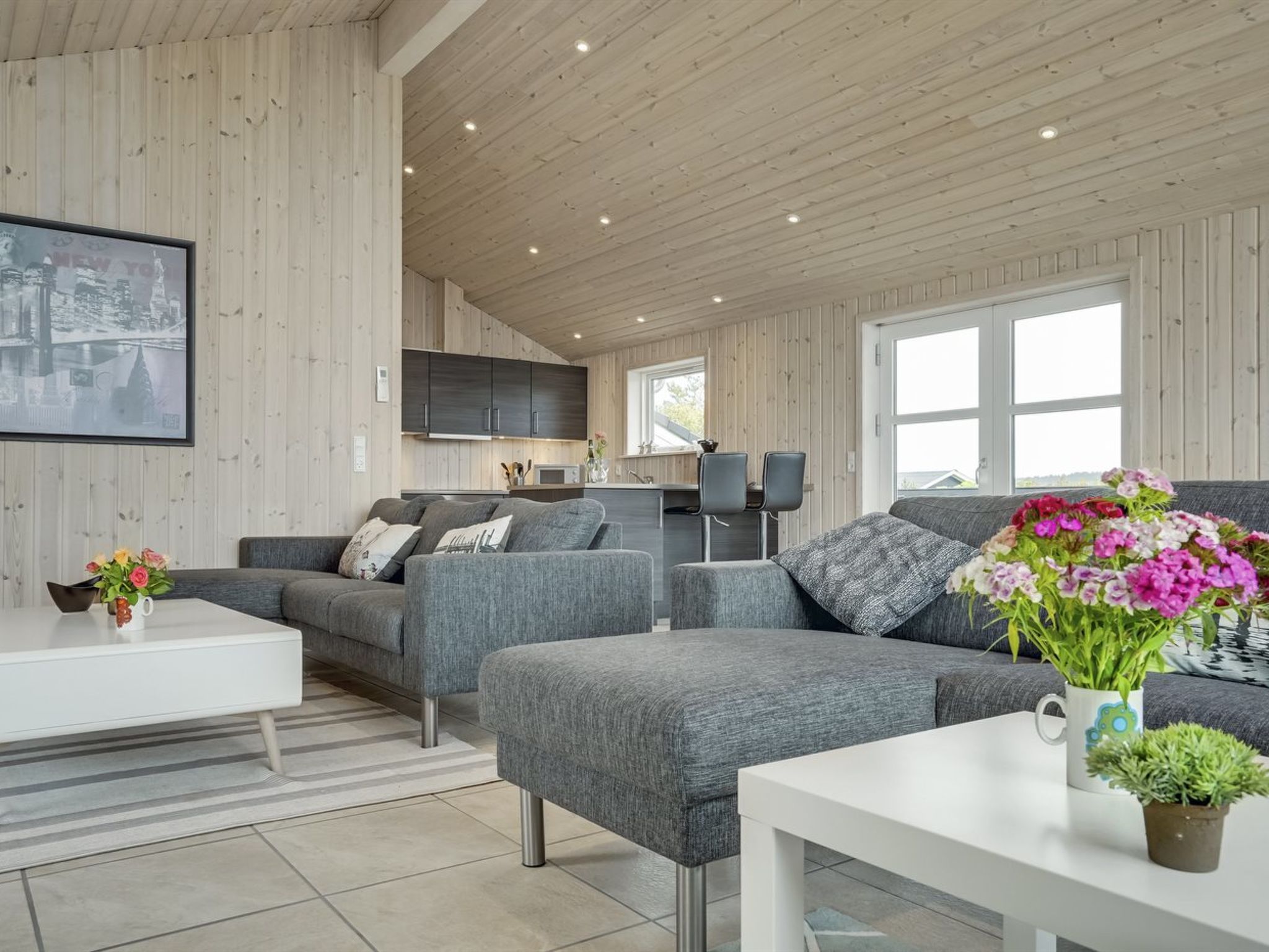 "Mavis" - 800m from the sea - Binnen
