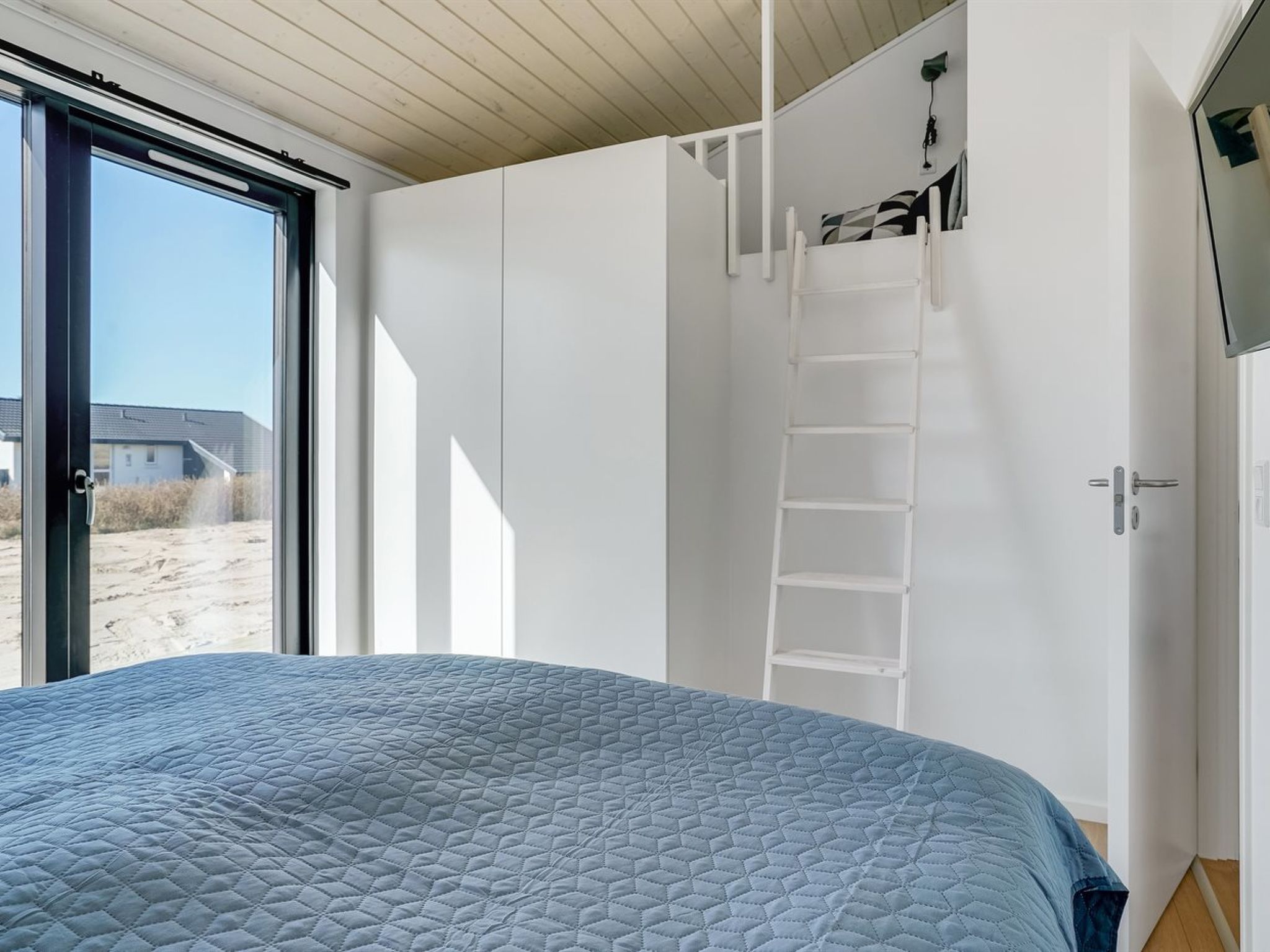 "Aiko" - 50m from the sea-Binnen