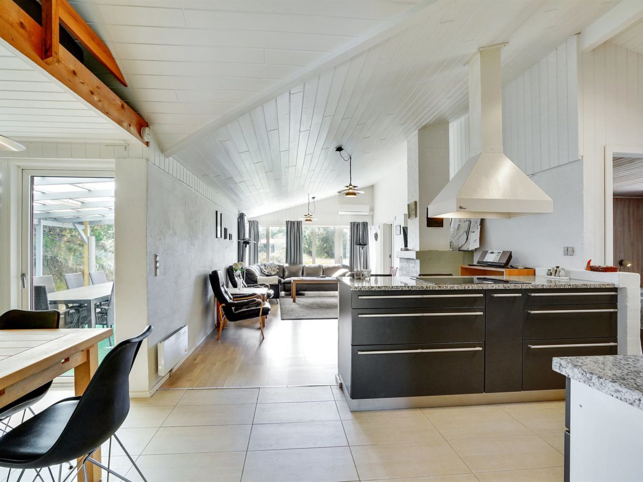 "Germund" - 900m from the sea-Binnen
