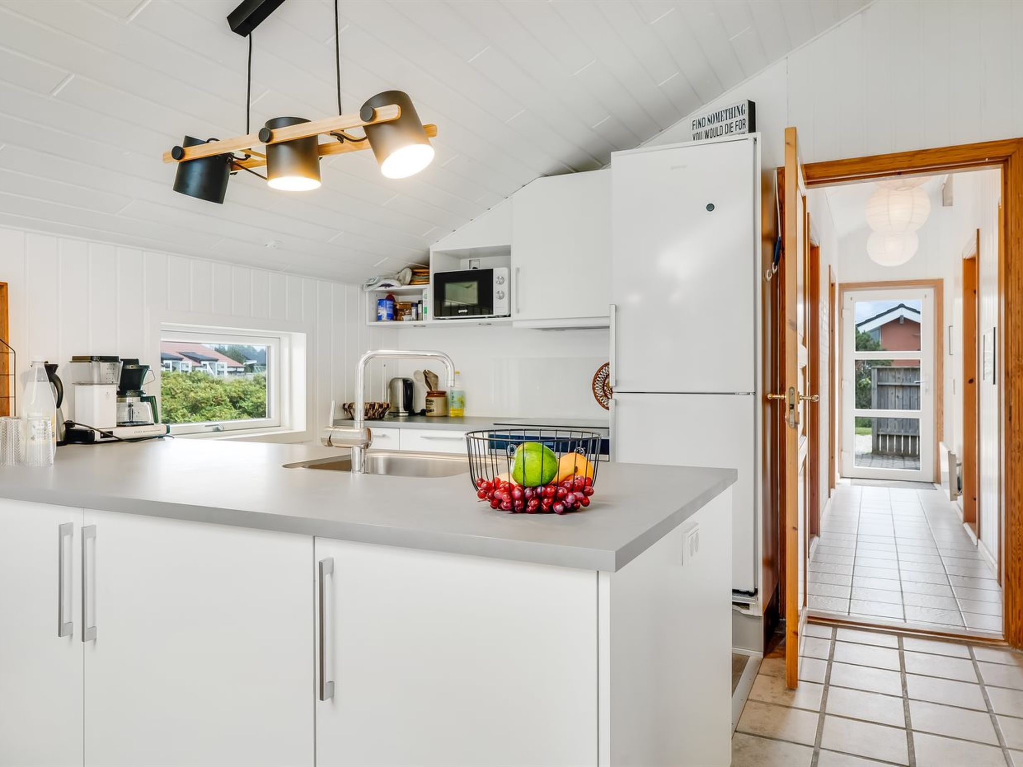 "Luzy" - 600m from the sea - Binnen