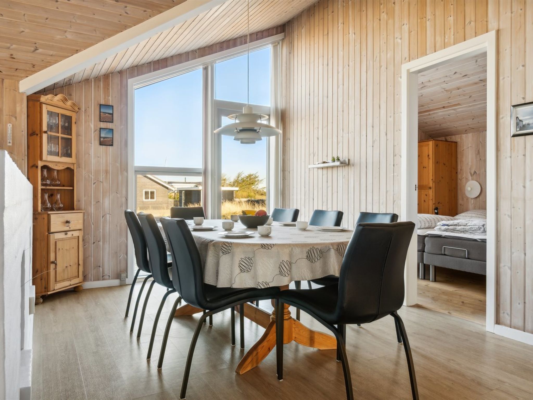 "Øde" - 350m from the sea - Binnen