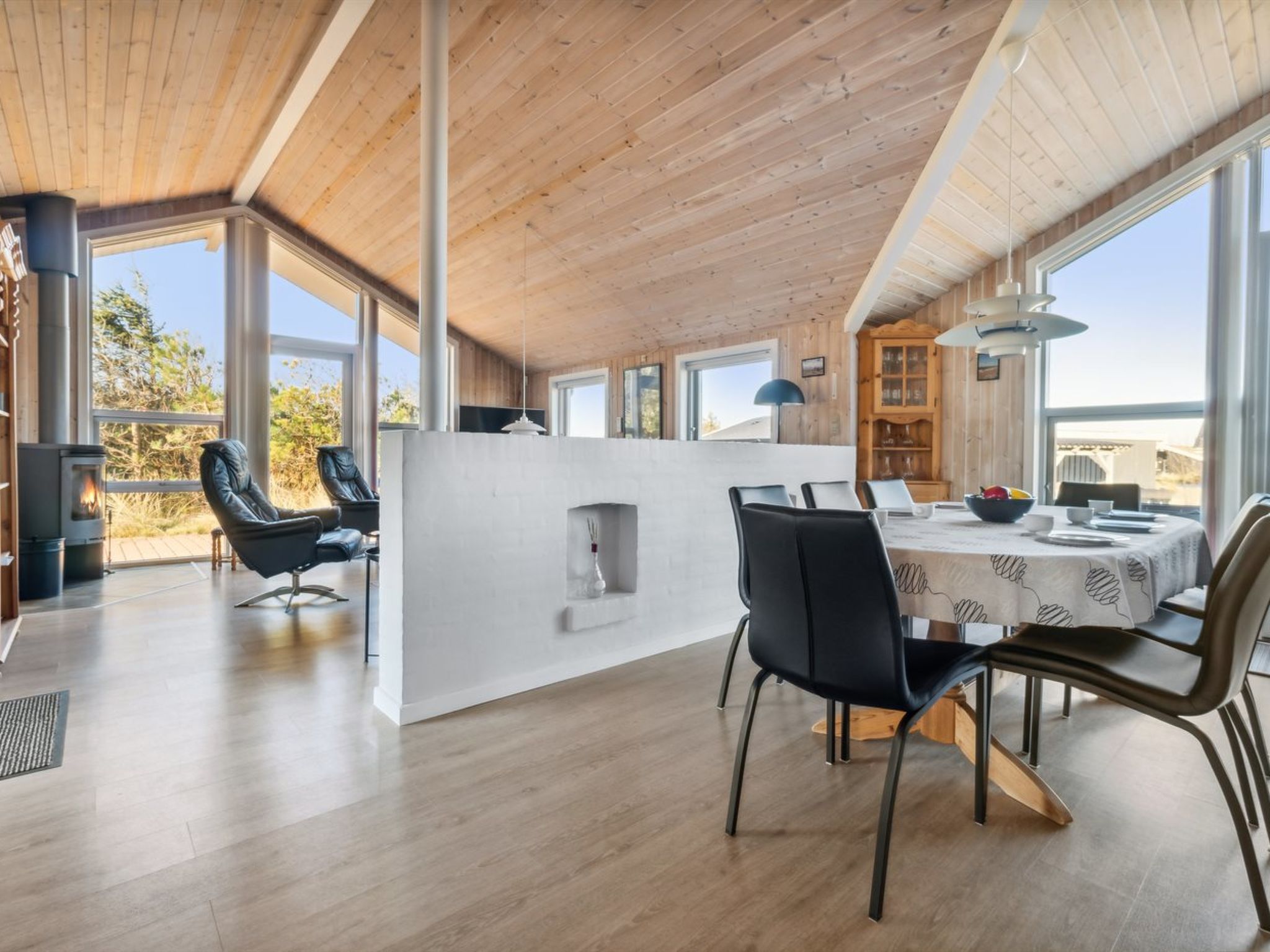 "Øde" - 350m from the sea - Binnen