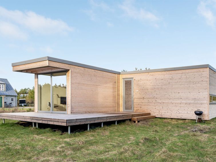 "Alexandrina" - 800m from the sea", huis 2-kamers 60 m2. Het objekt is geschikt voor 4 volwassenen. Woonkamer met TV. 1 kamer met 1 2-pers bed. 1 kamer met 1 2-pers bed. Keuken (oven, 4 inductiekookpl..