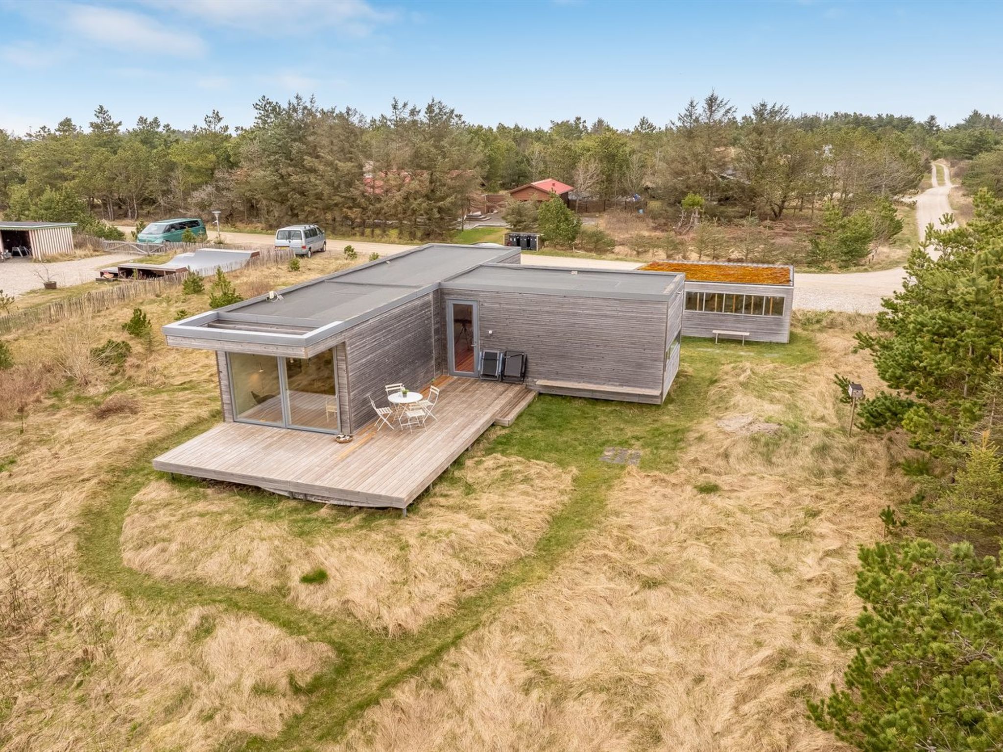 "Alexandrina" - 800m from the sea", huis 2-kamers 60 m2. Het objekt is geschikt voor 4 volwassenen. Woonkamer met TV. 1 kamer met 1 2-pers bed. 1 kamer met 2 bedden. Keuken (oven, 4 inductiekookplaten..