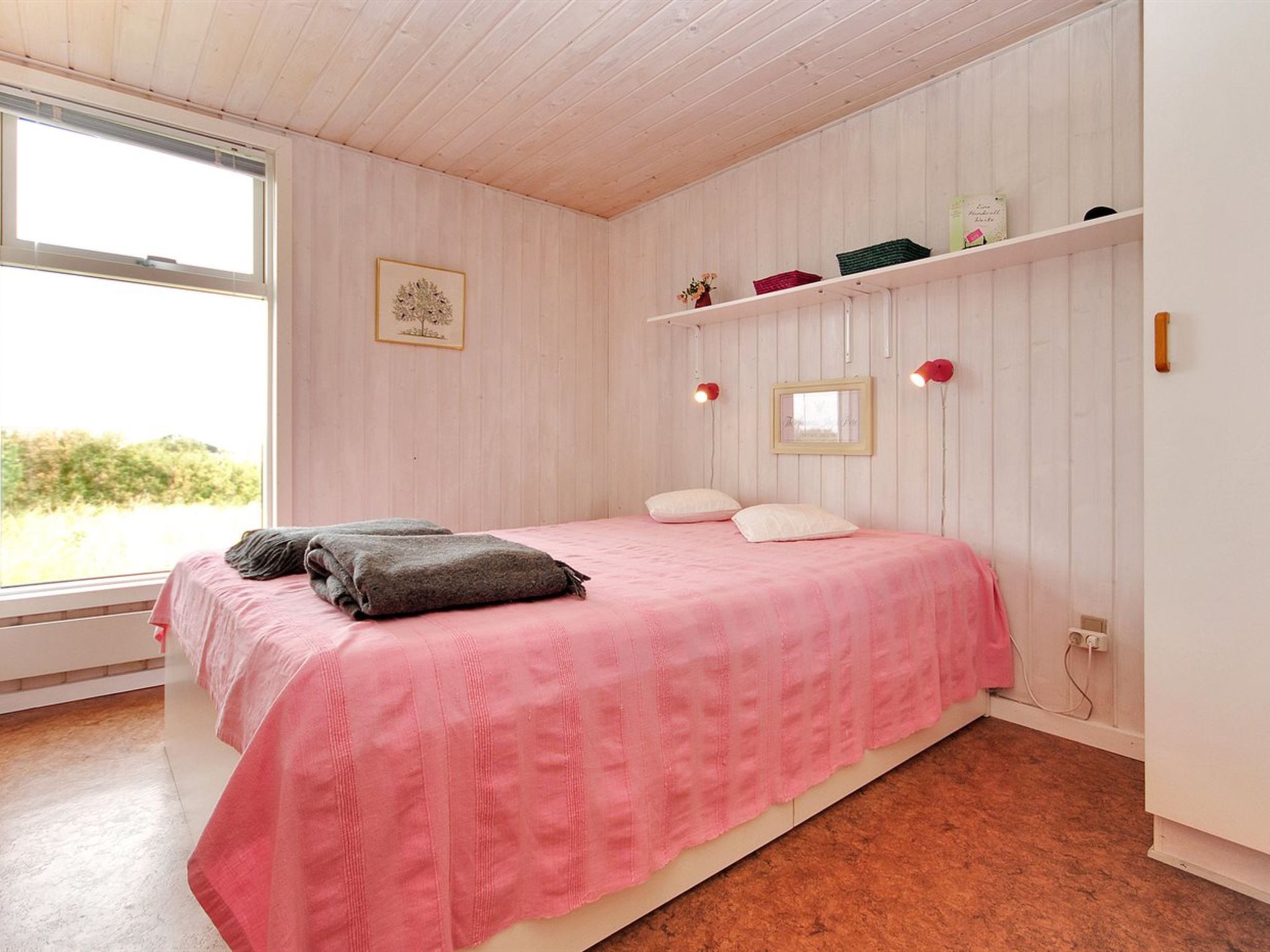 "Dode" - 225m from the sea-Drinnen