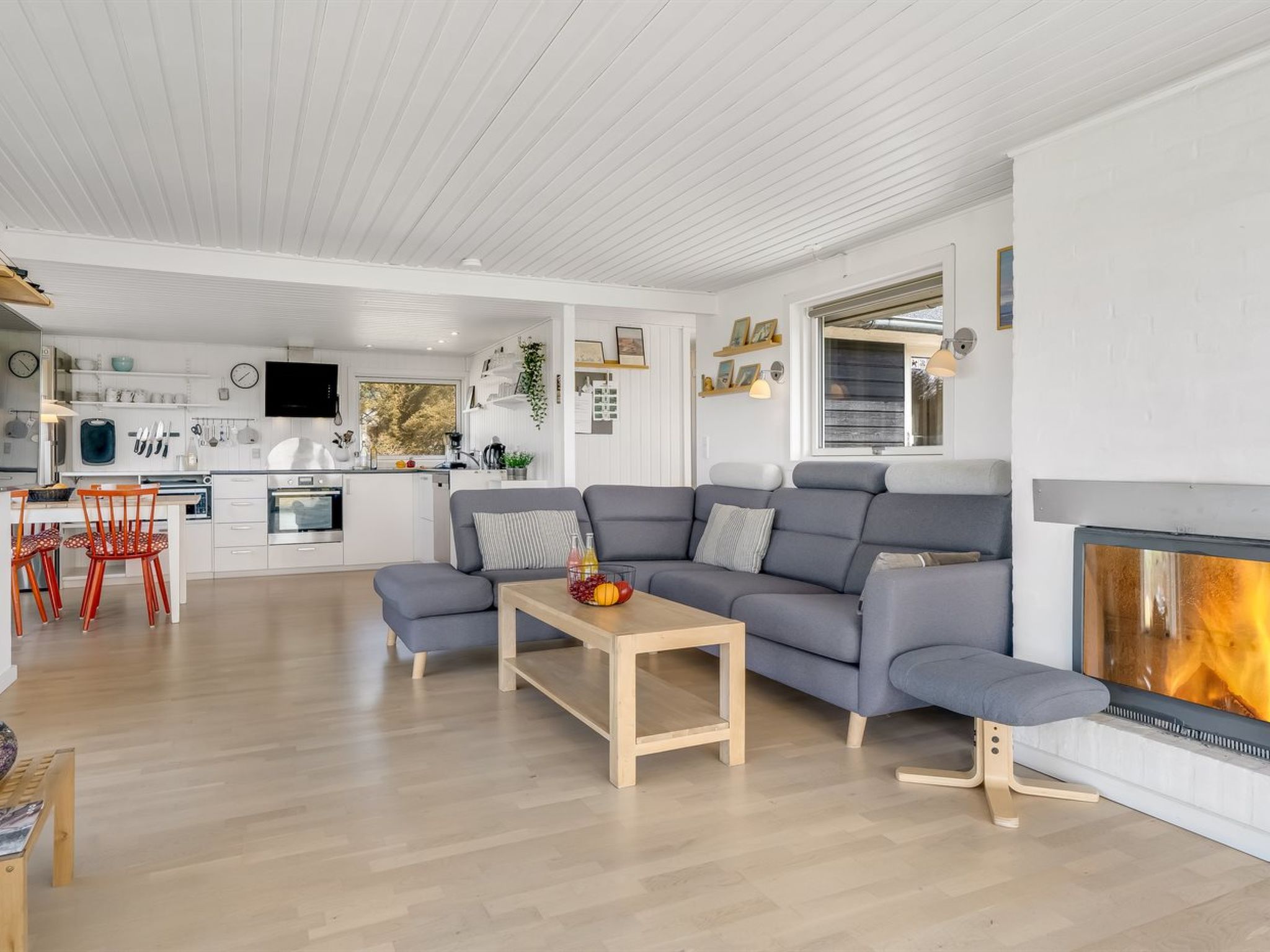 "Carelle" - 300m from the sea - Binnen