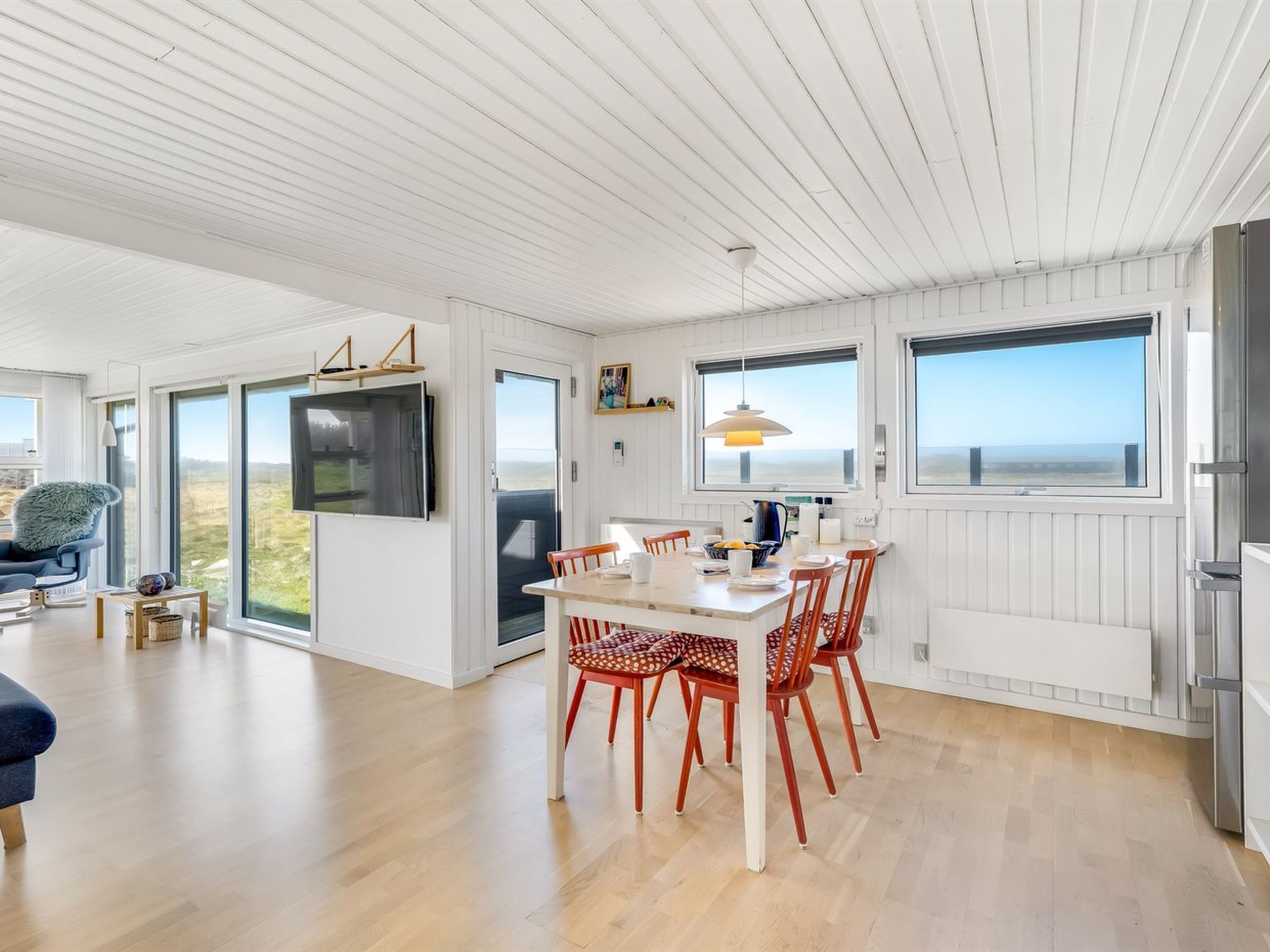 "Carelle" - 300m from the sea - Binnen