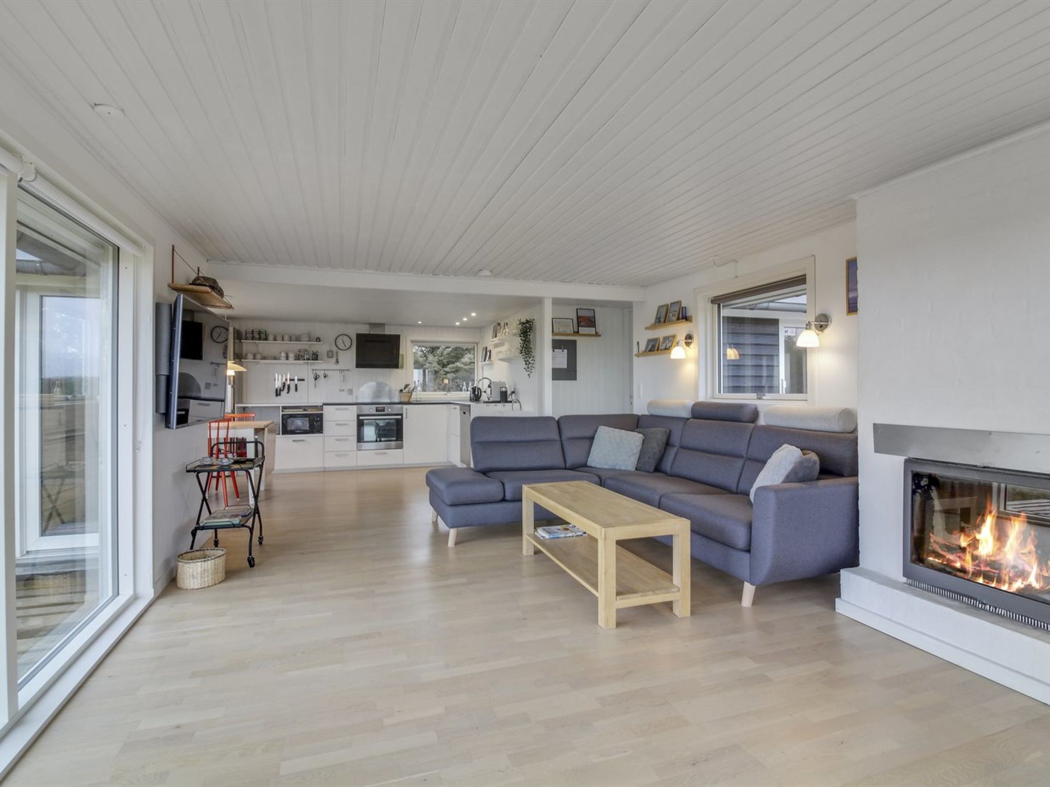 "Carelle" - 300m from the sea - Binnen