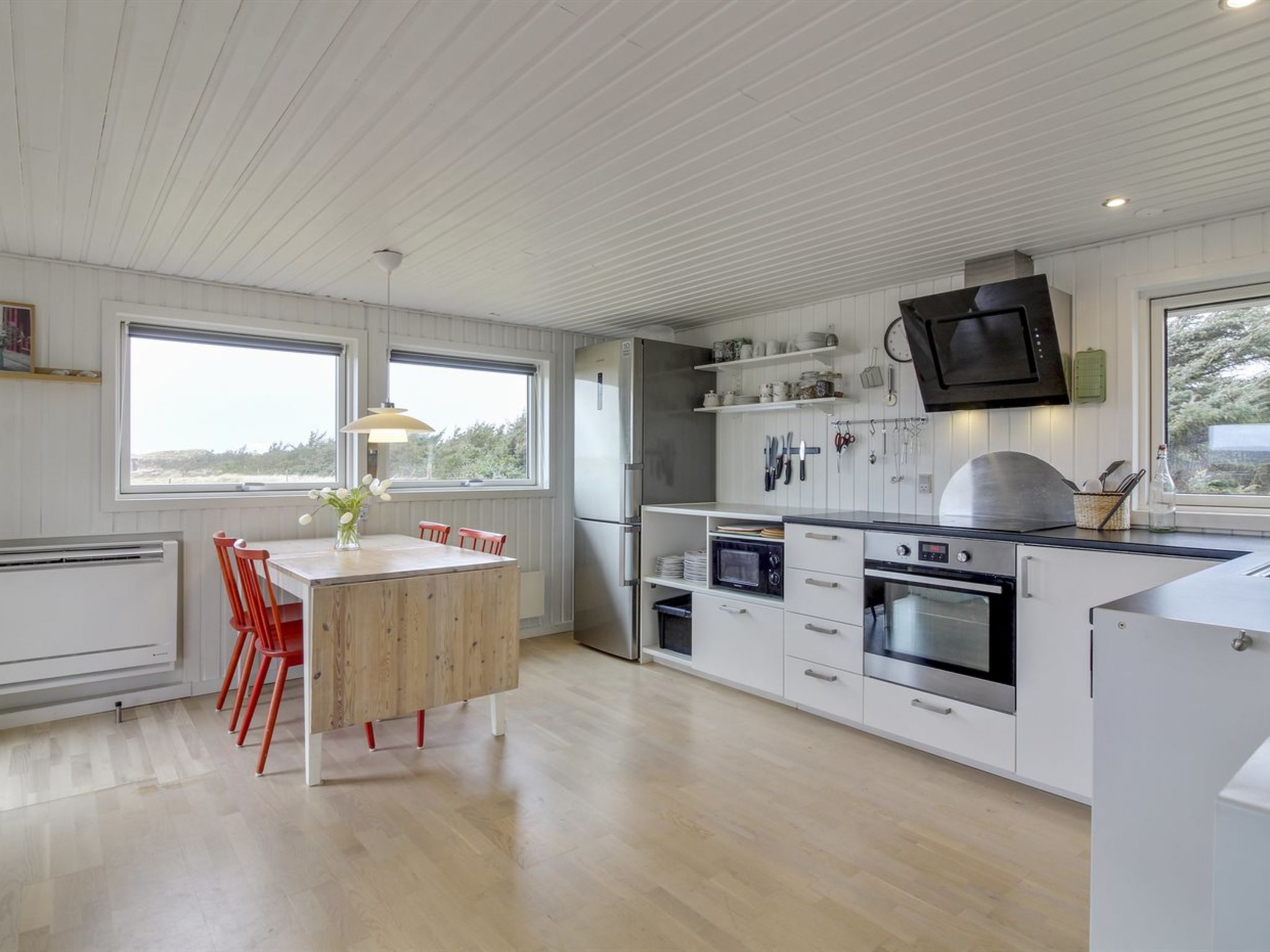 "Carelle" - 300m from the sea - Binnen