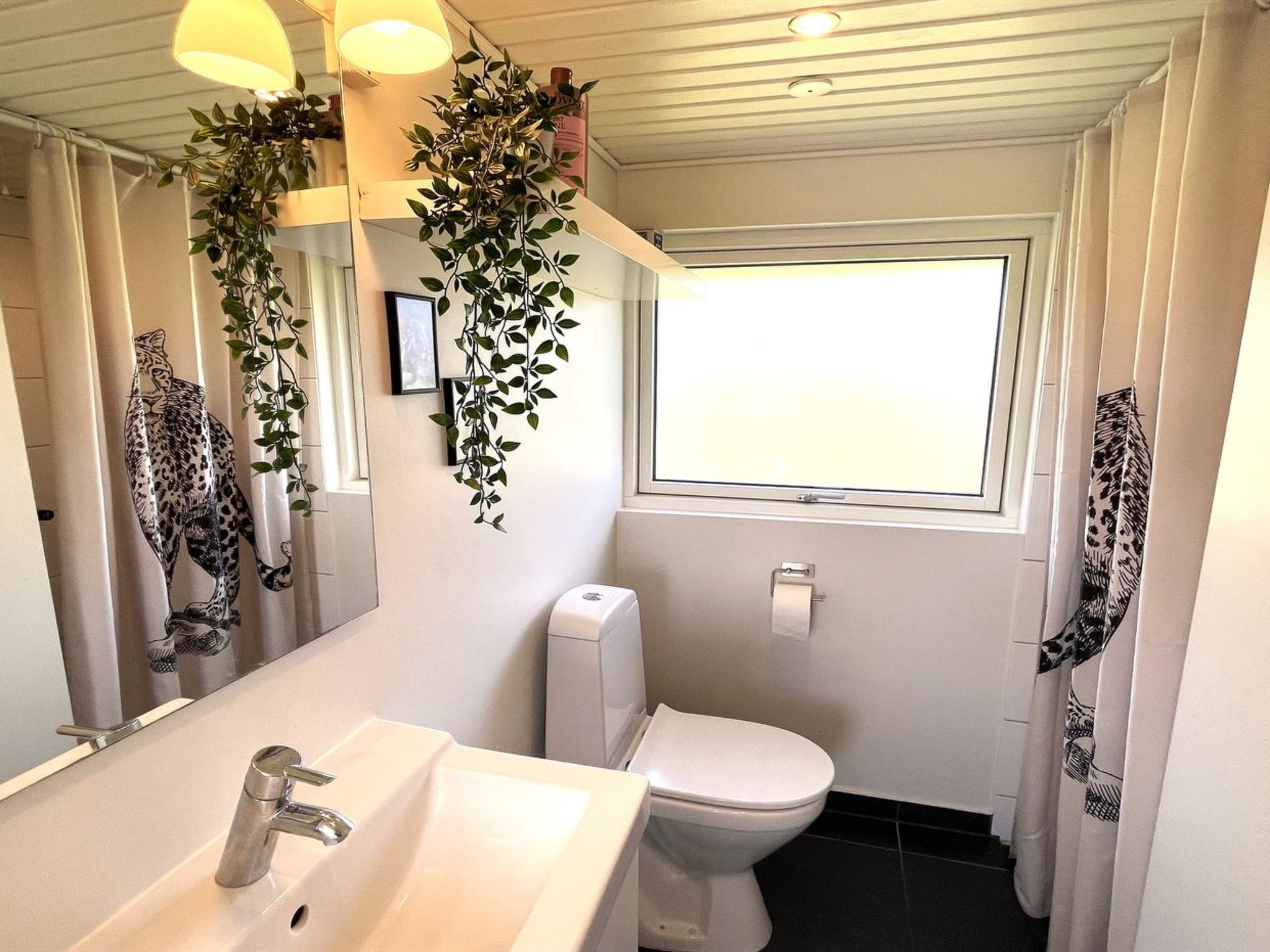 "Carelle" - 300m from the sea - Binnen