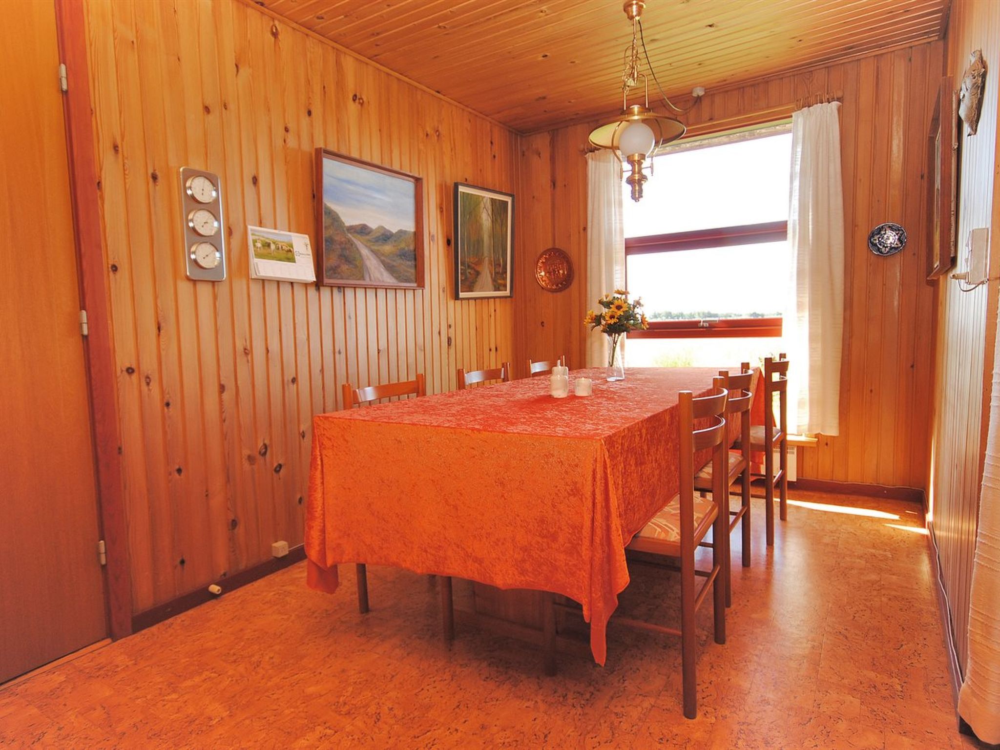 "Neven" - 900m from the sea - Binnen