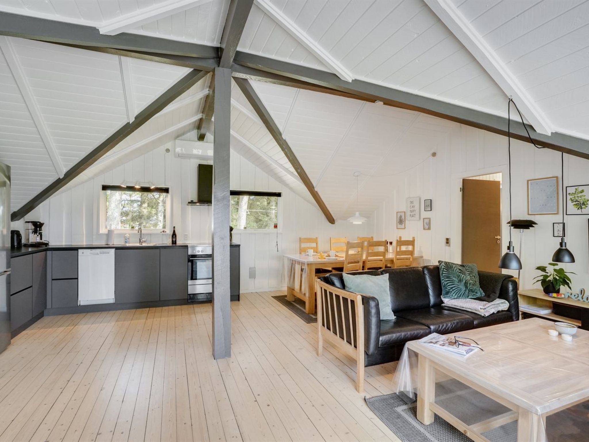 "Hjalmara" - 900m from the sea - Binnen