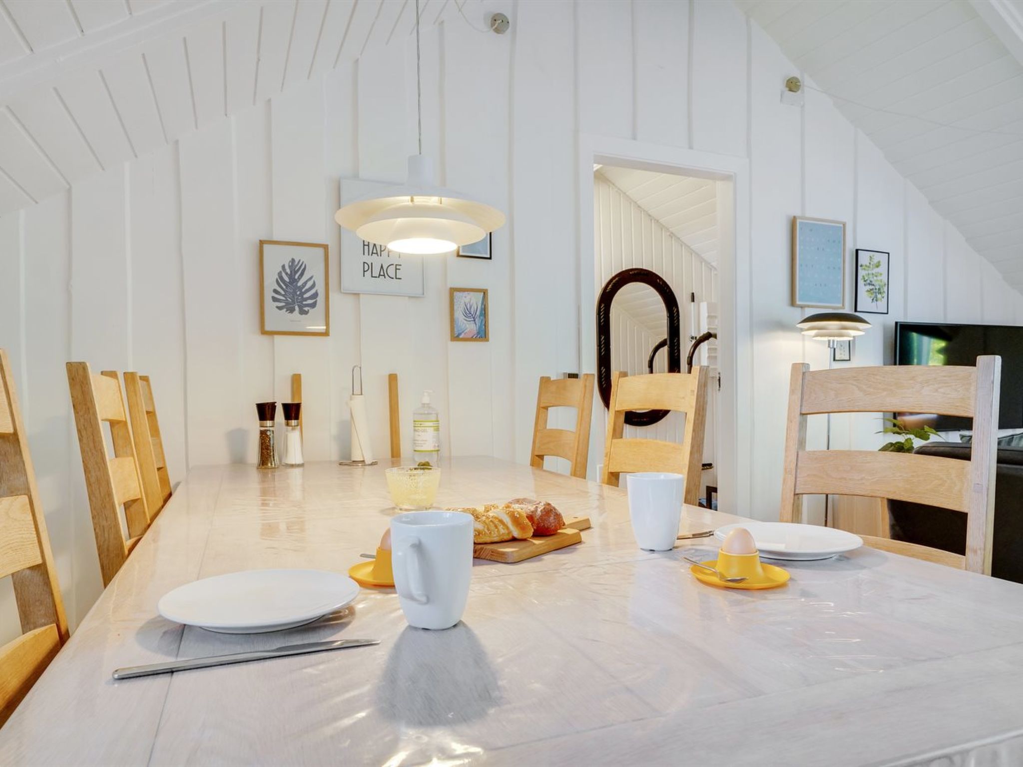 "Hjalmara" - 900m from the sea - Binnen