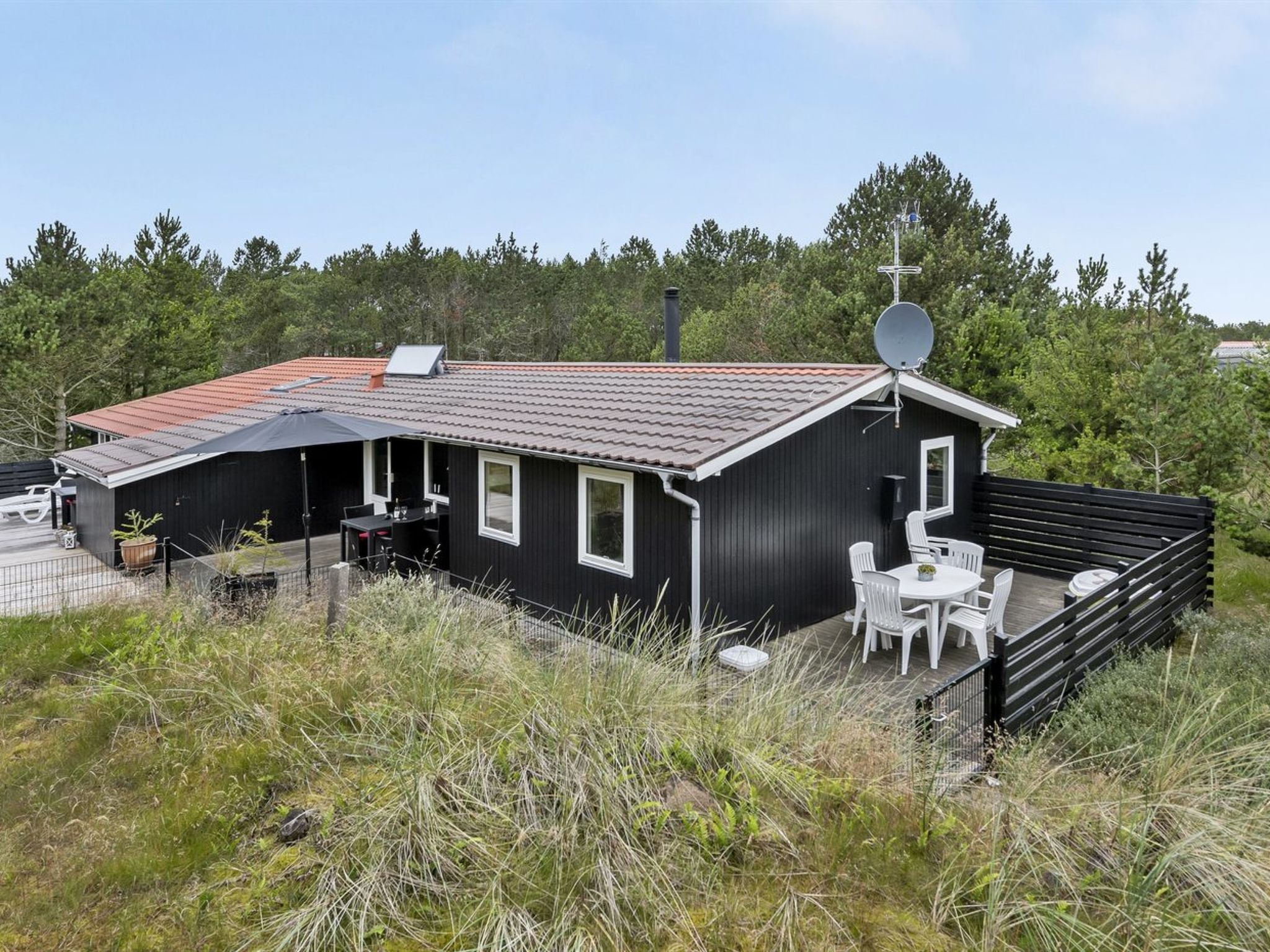 "Emeline" - 1.7km from the sea