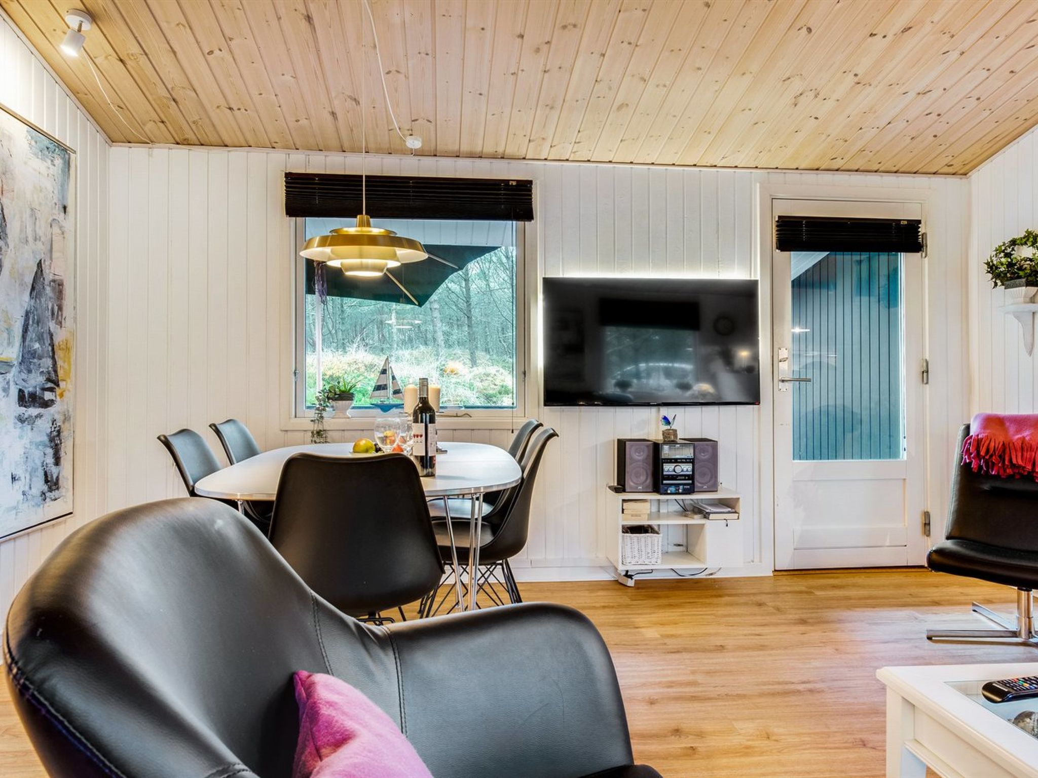 "Emeline" - 1.7km from the sea - Binnen