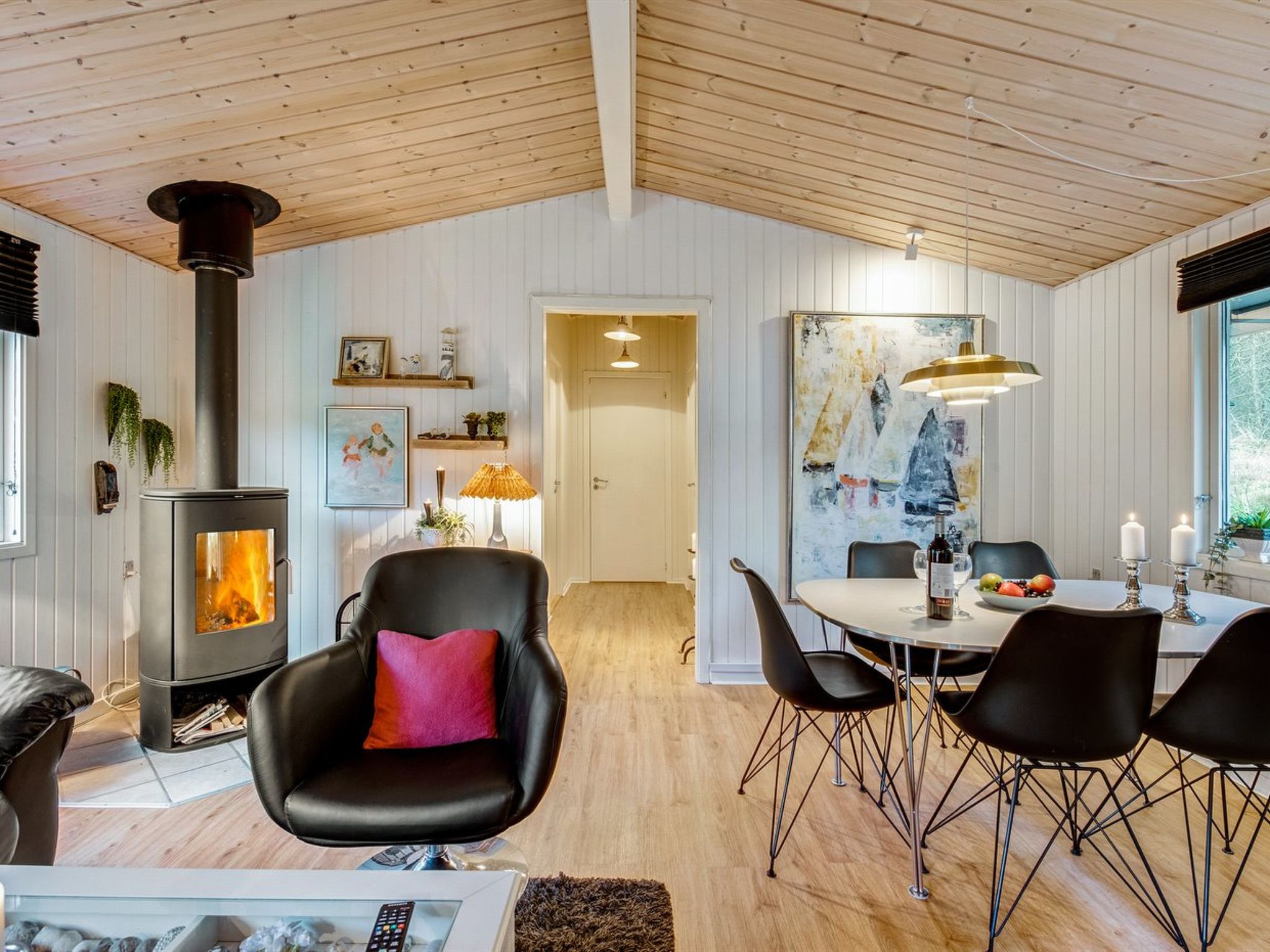 "Emeline" - 1.7km from the sea - Binnen