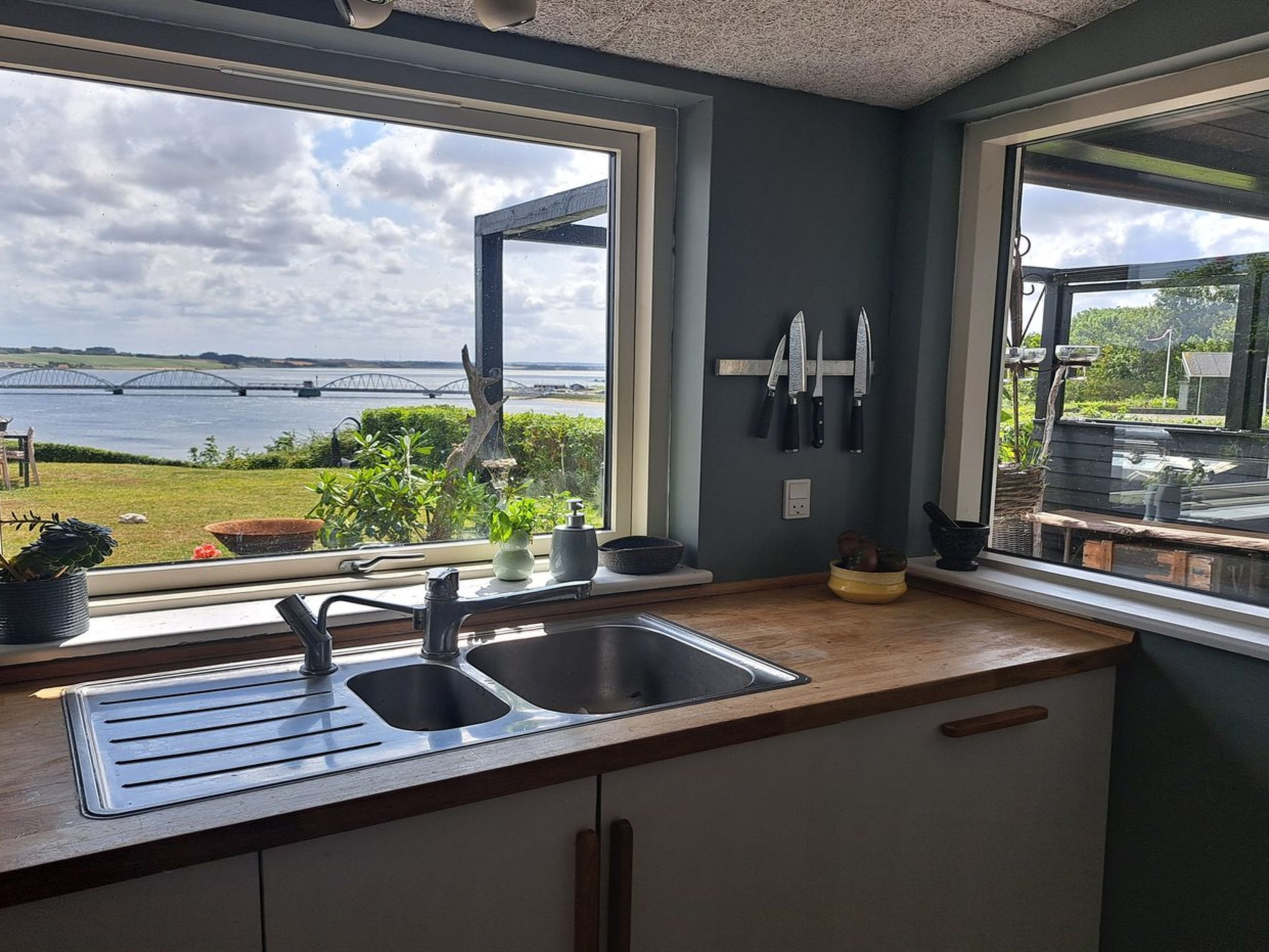 "Nielsen" - 30m to the fjord - Drinnen