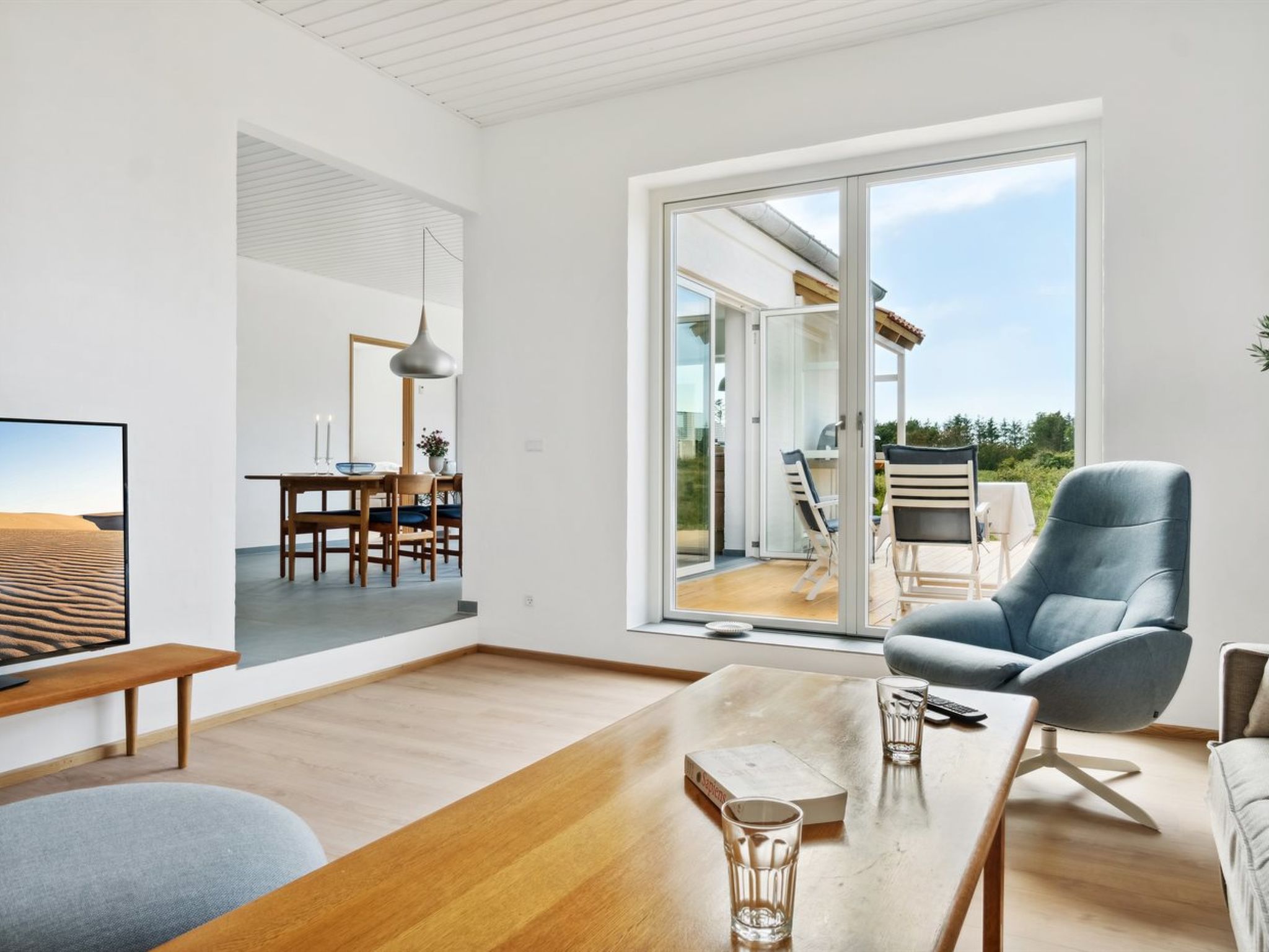 "Yakari" - 1km from the sea-Binnen