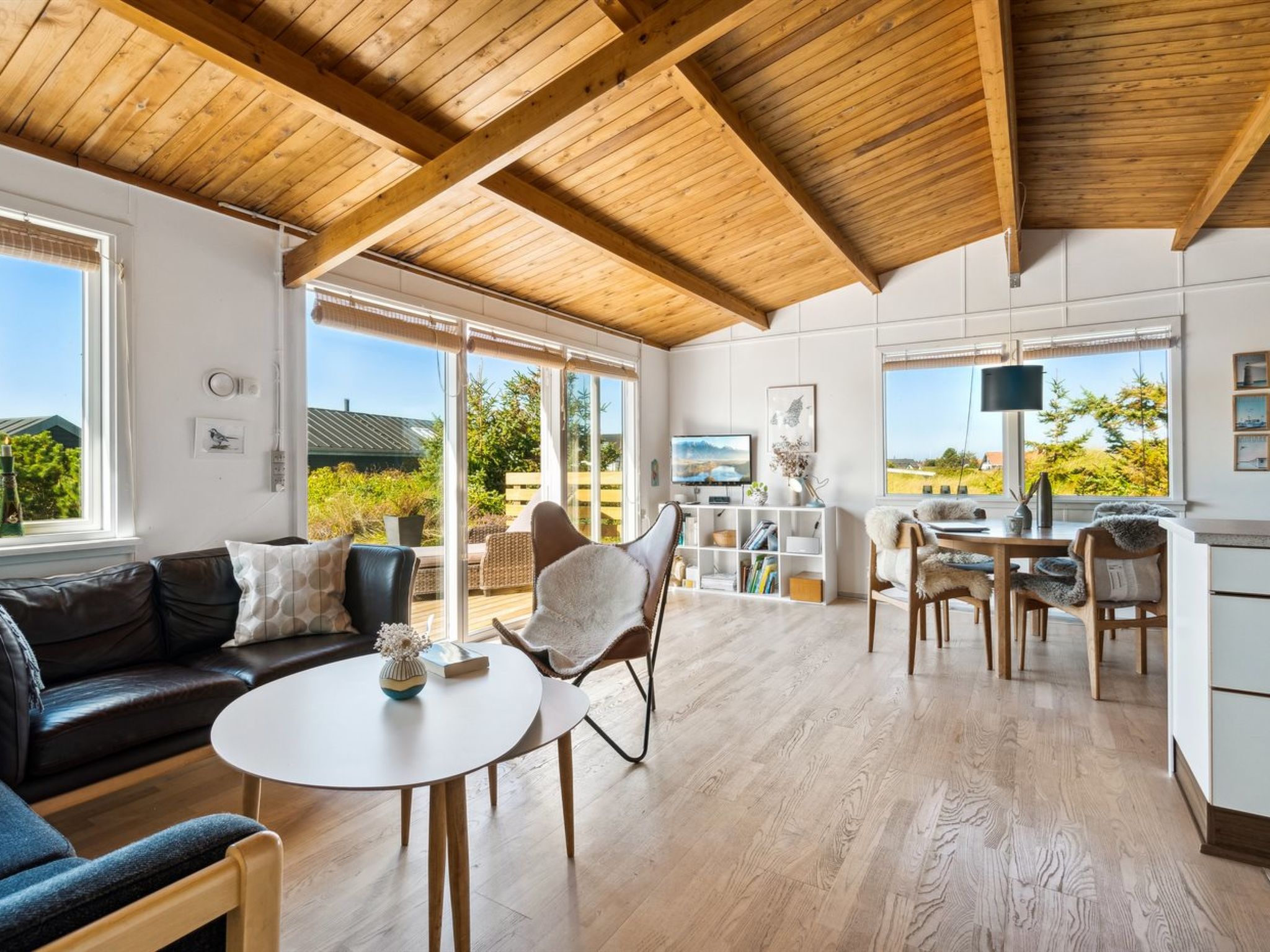 "Satu" - 500m from the sea-Inside
