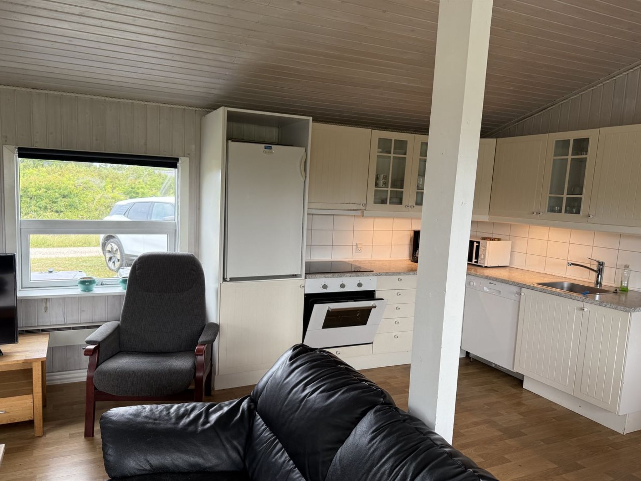 "Claudine" - 700m from the sea-Drinnen