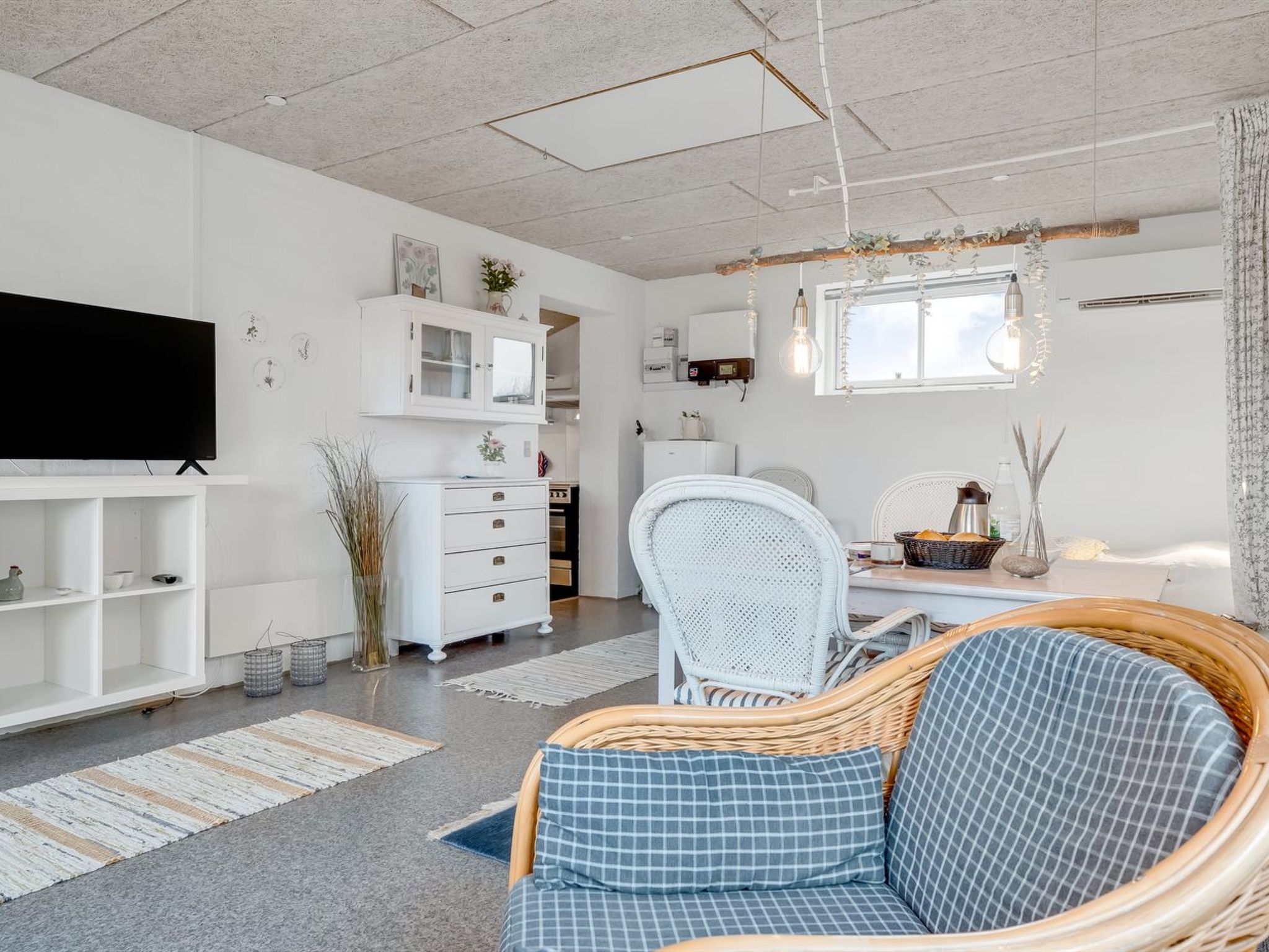 "Sylvana" - 75m from the sea-Binnen