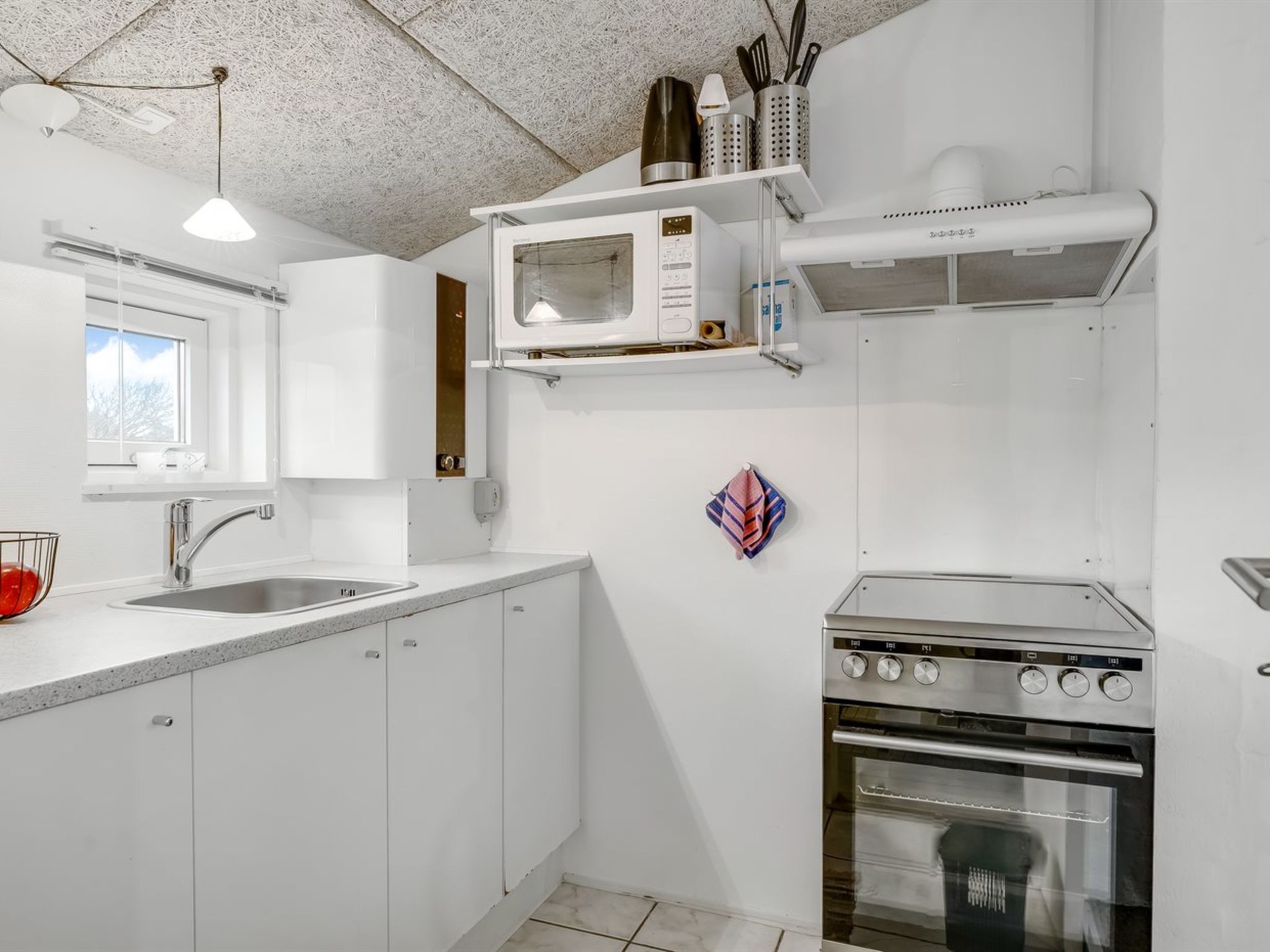 "Sylvana" - 75m from the sea-Binnen