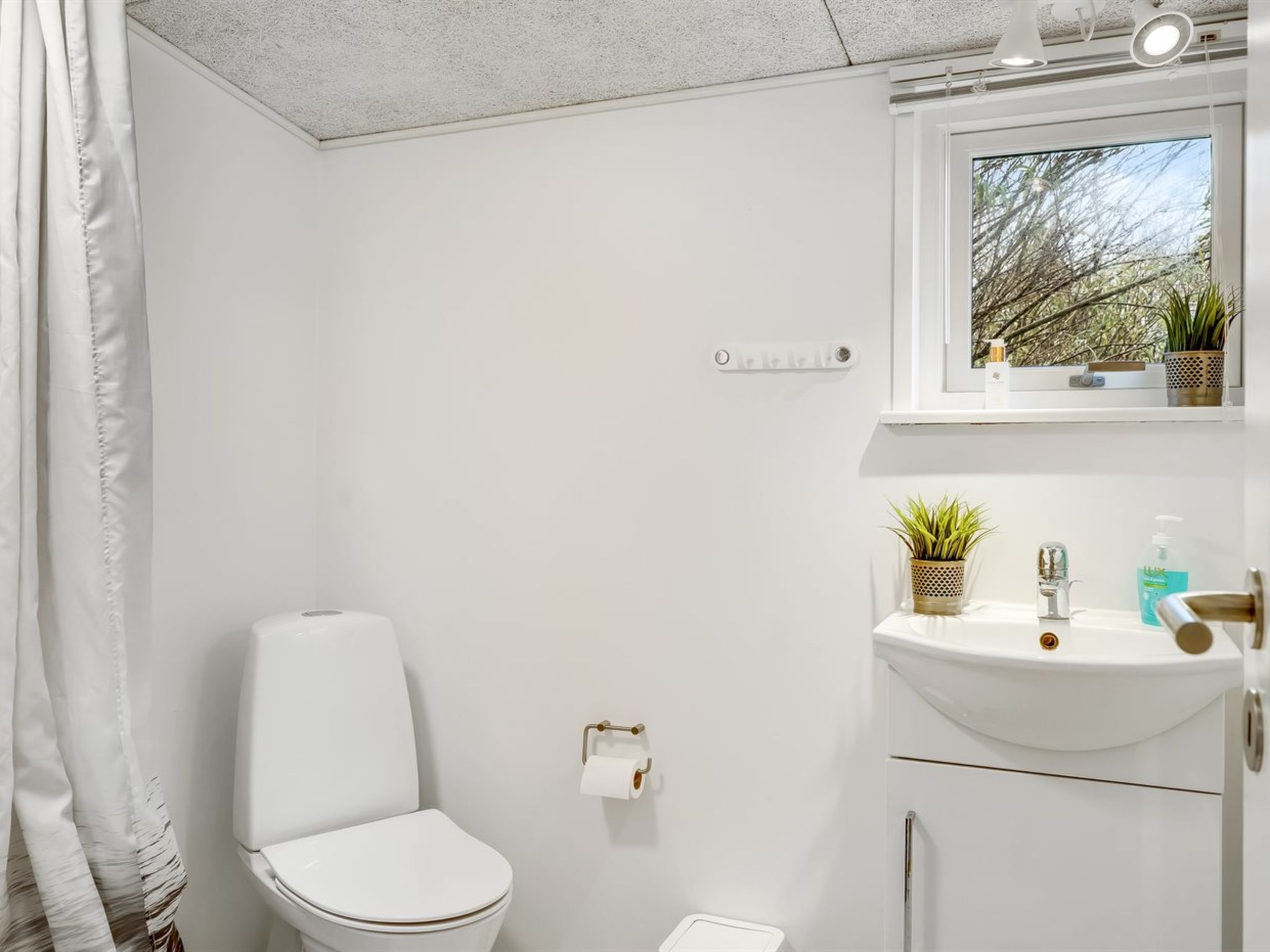 "Tekla" - 75m from the sea-Binnen