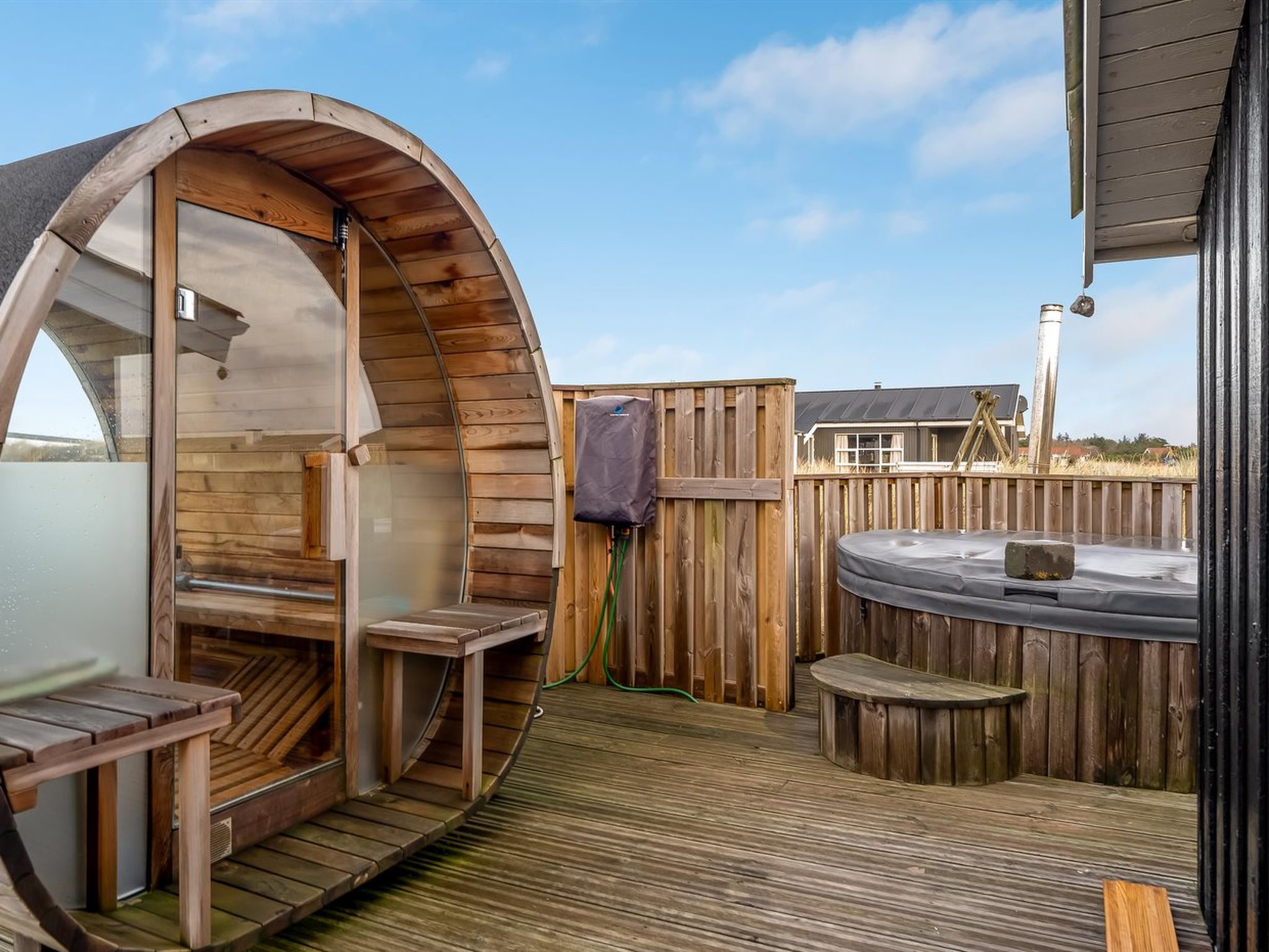 "Elba" - 500m from the sea - Buiten