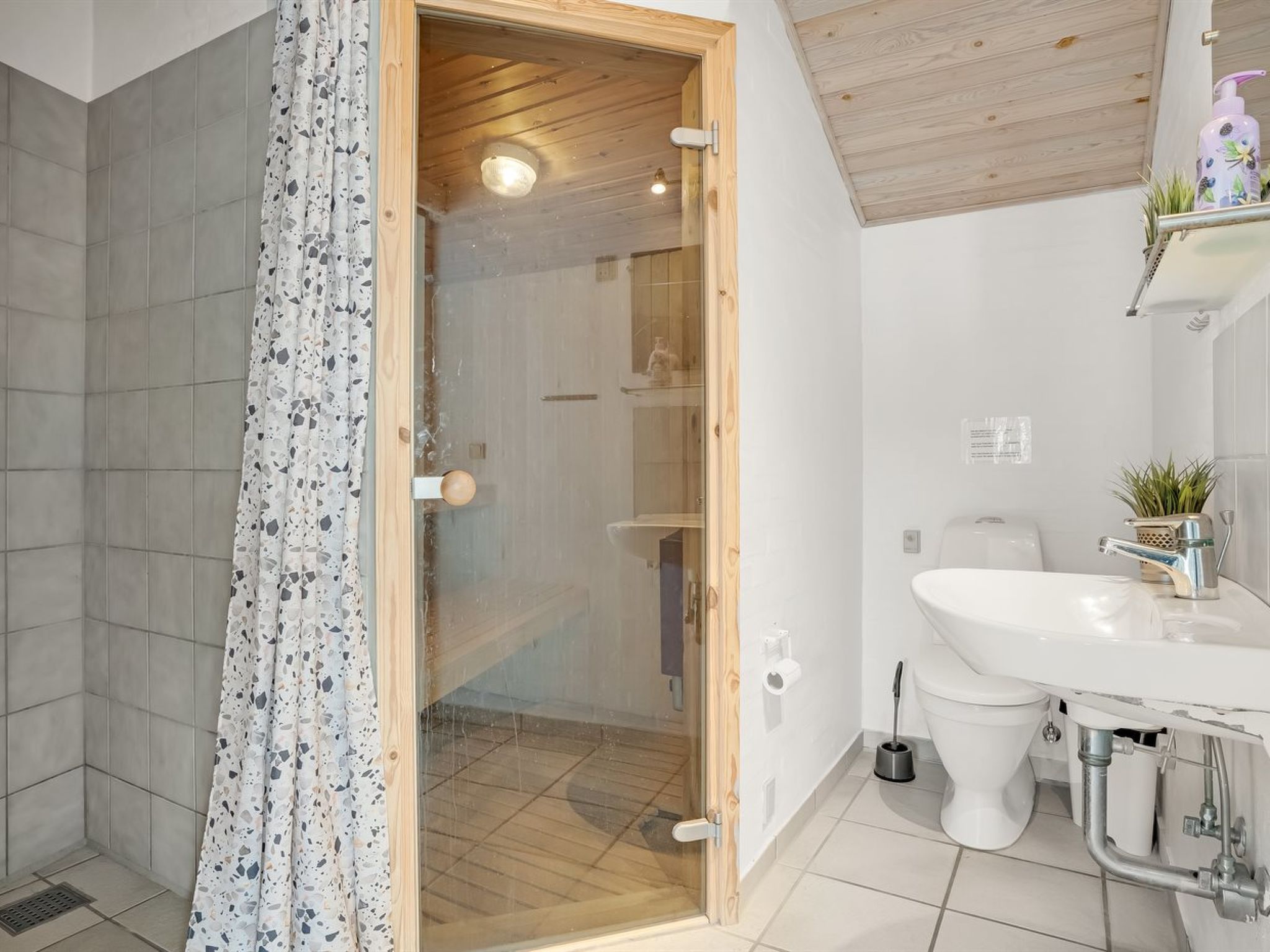 Bathroom / Wellness