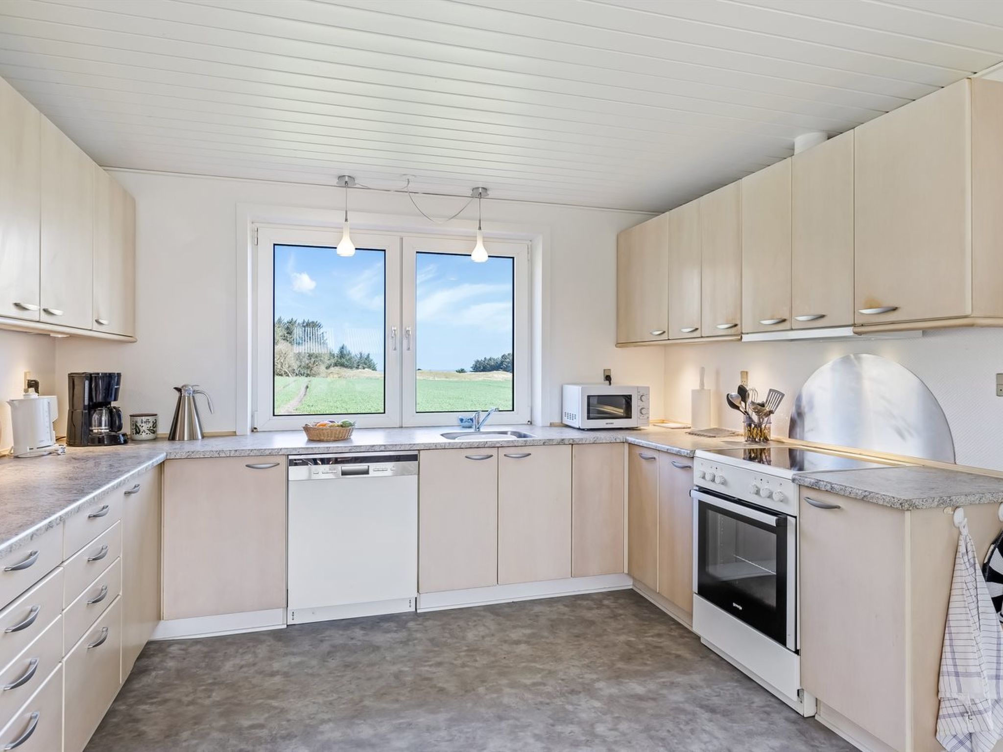 "Kerrin" - 1km from the sea - Inside