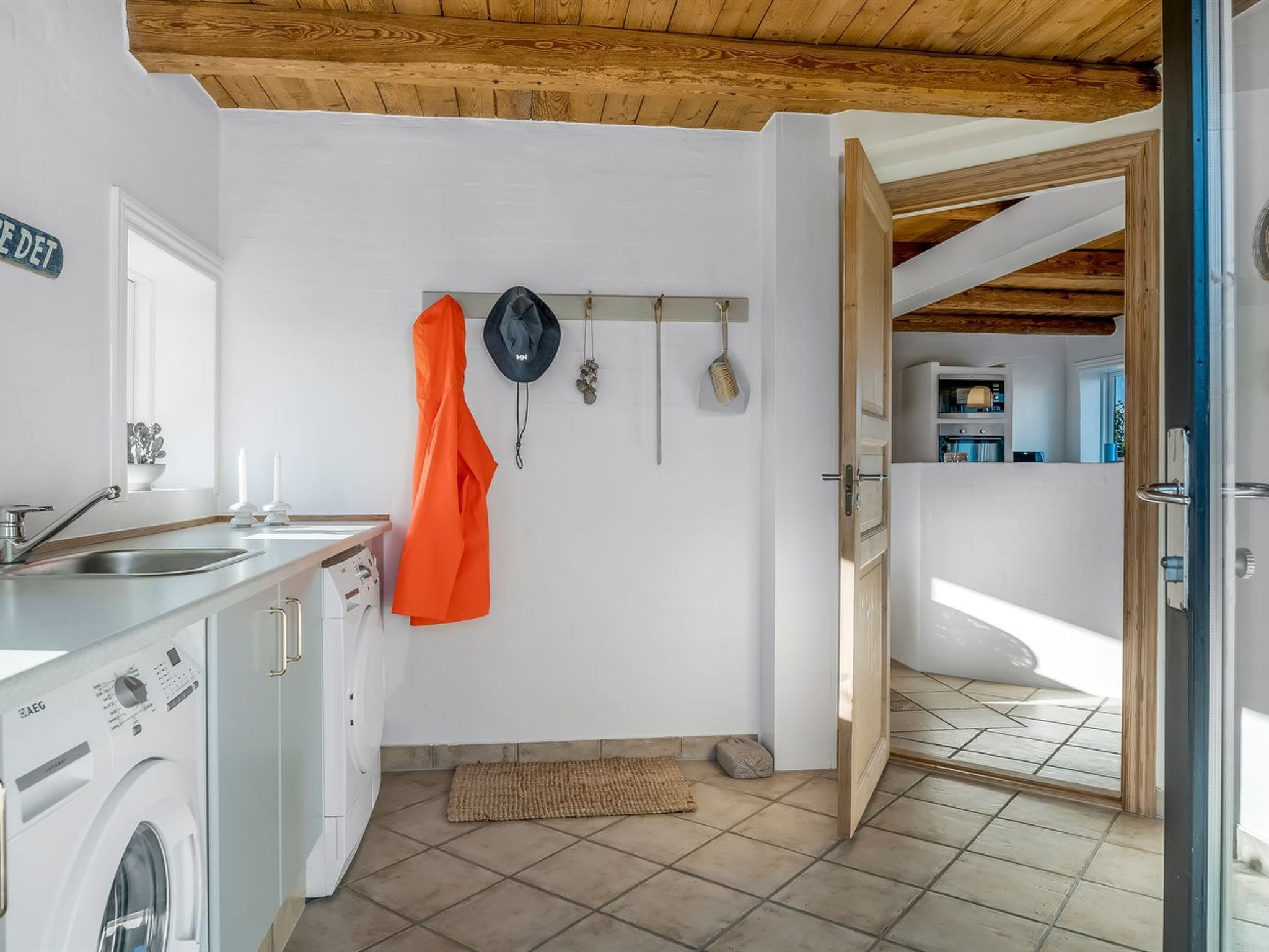 "Elida" - 400m from the sea-Binnen