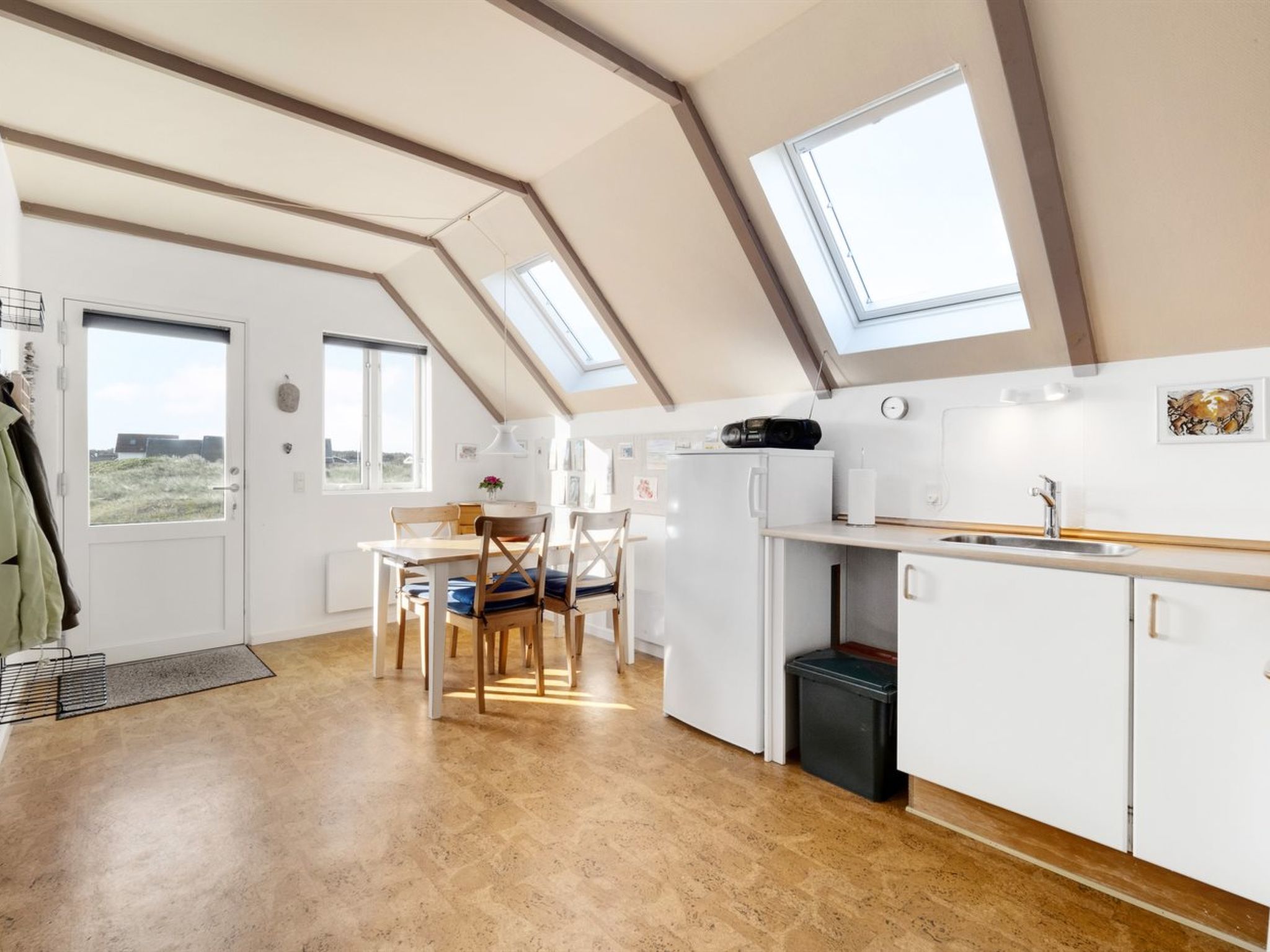 "Ebba" - 25m from the sea - Binnen