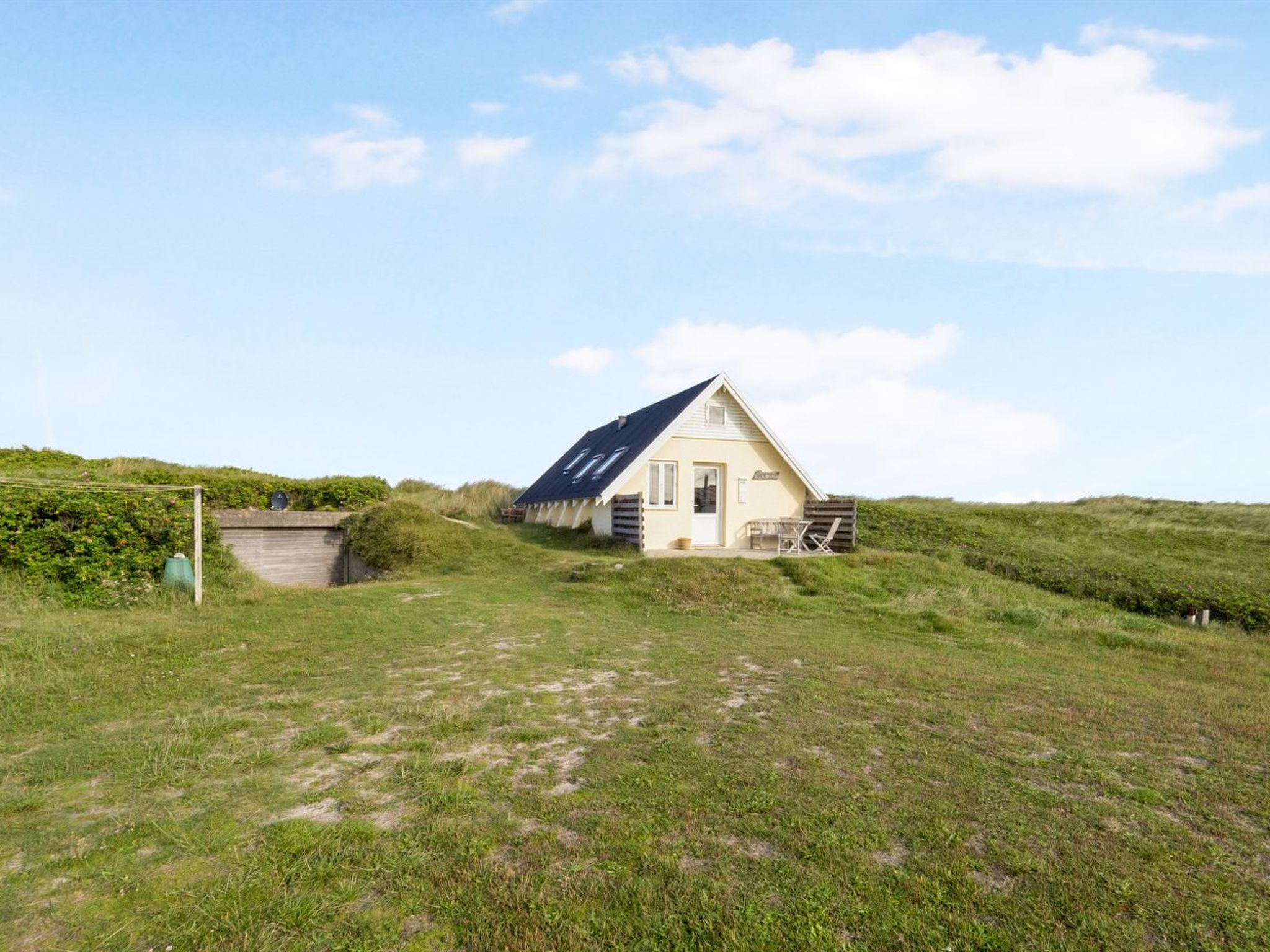 "Ebba" - 25m from the sea - Buiten