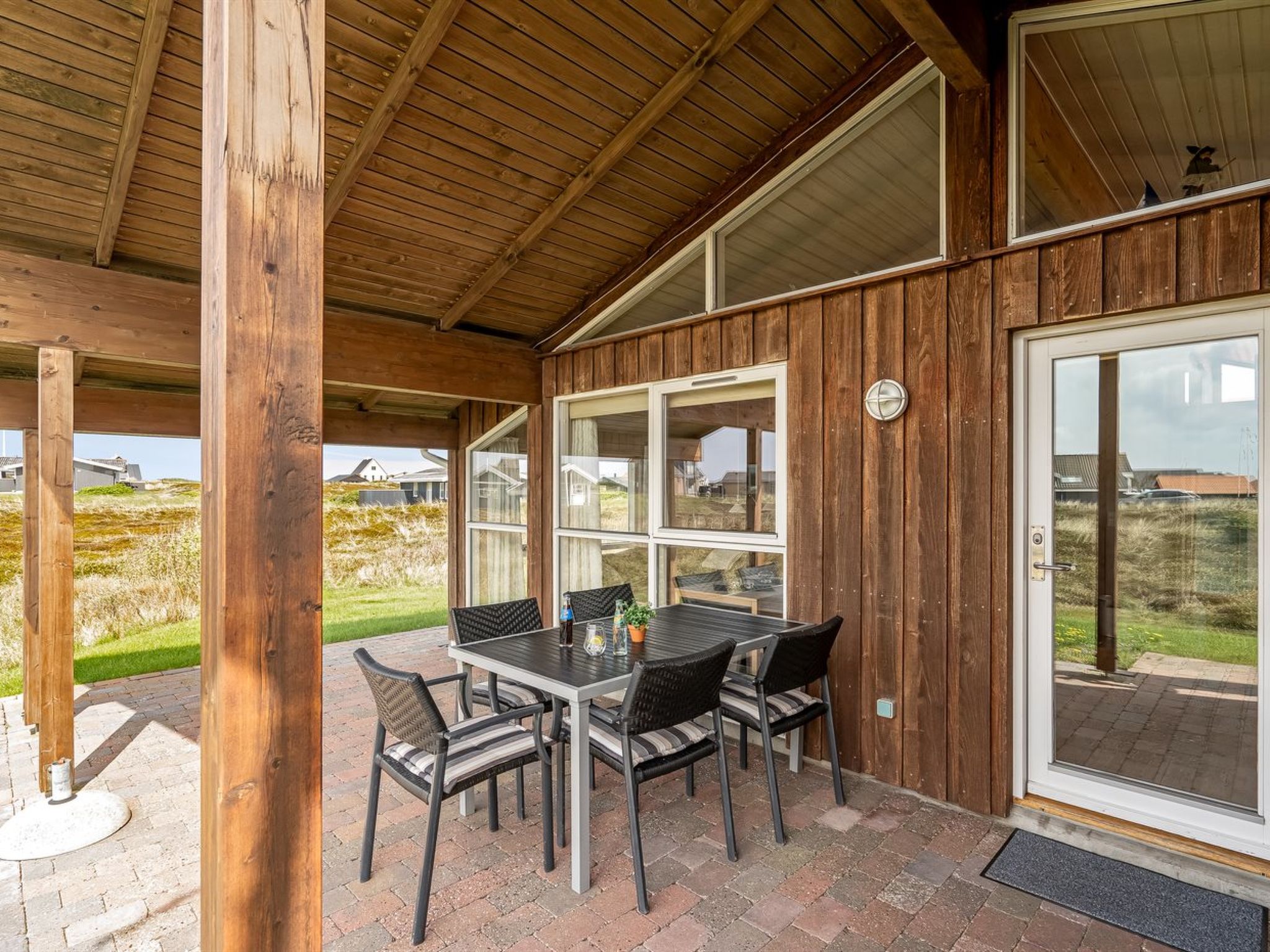 "Hughe" - 200m from the sea-Buiten