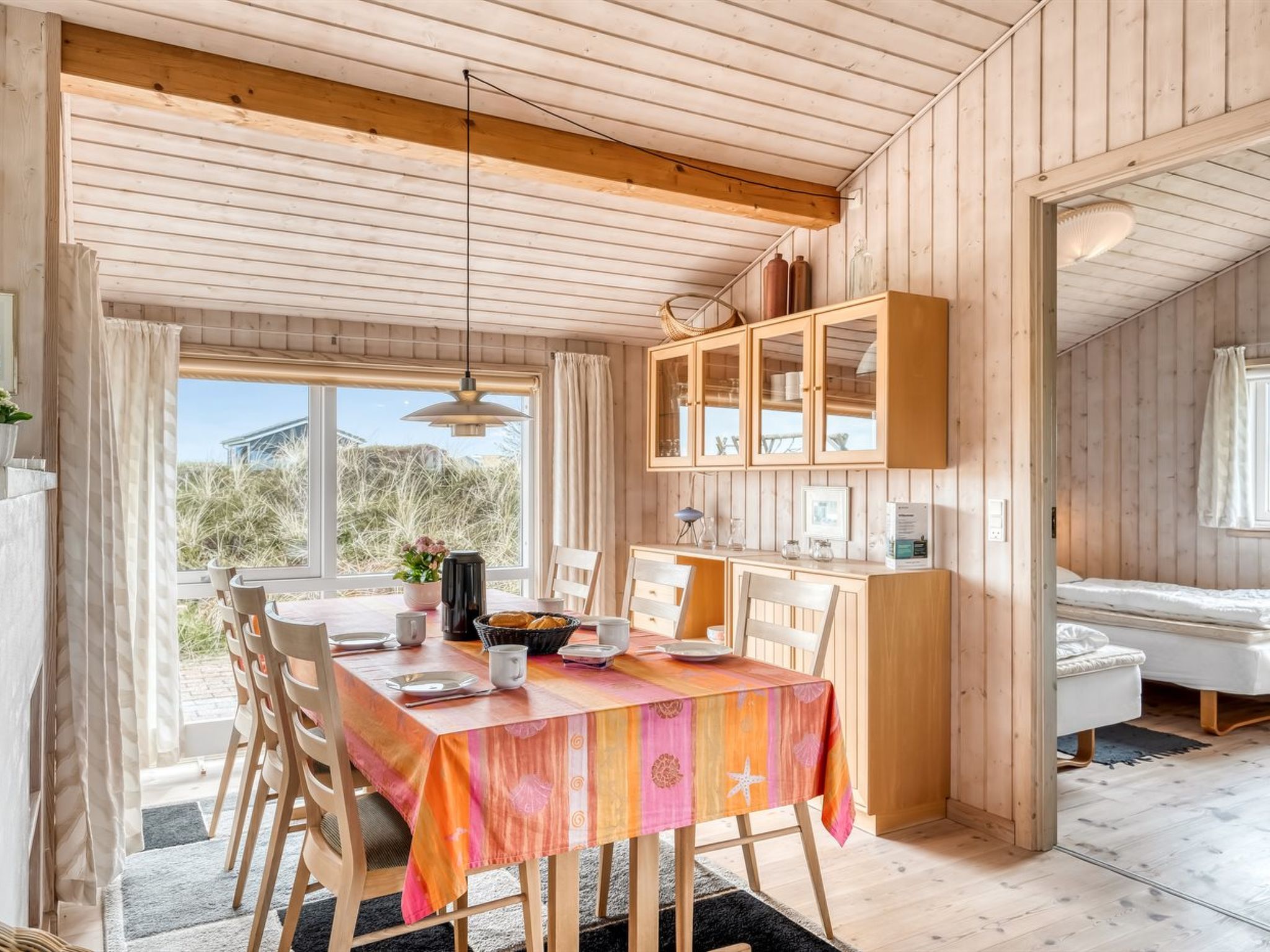 "Hughe" - 200m from the sea