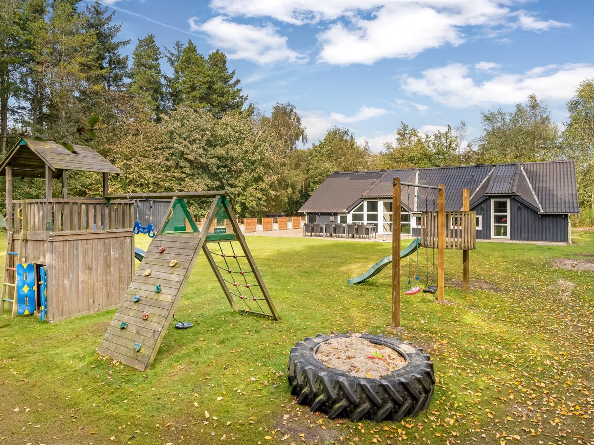 "Eisa" - 300m to the fjord-Buiten