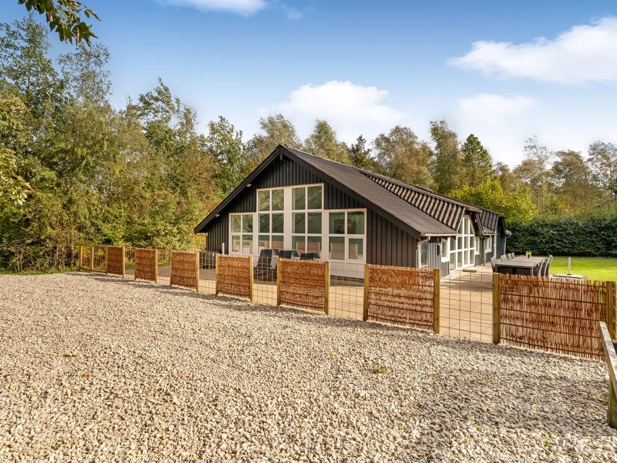 "Eisa" - 300m to the fjord-Buiten