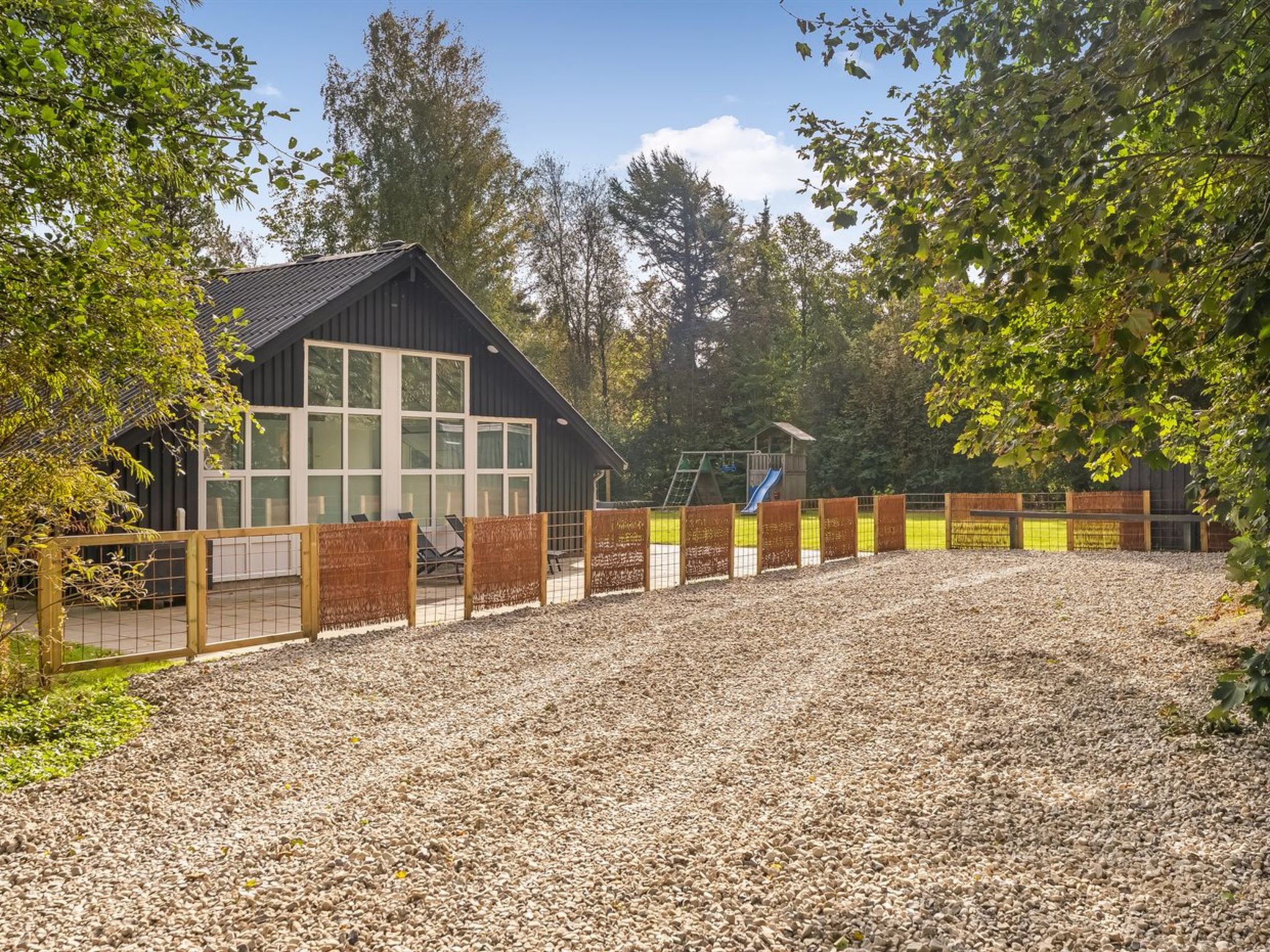 "Eisa" - 300m to the fjord-Buiten