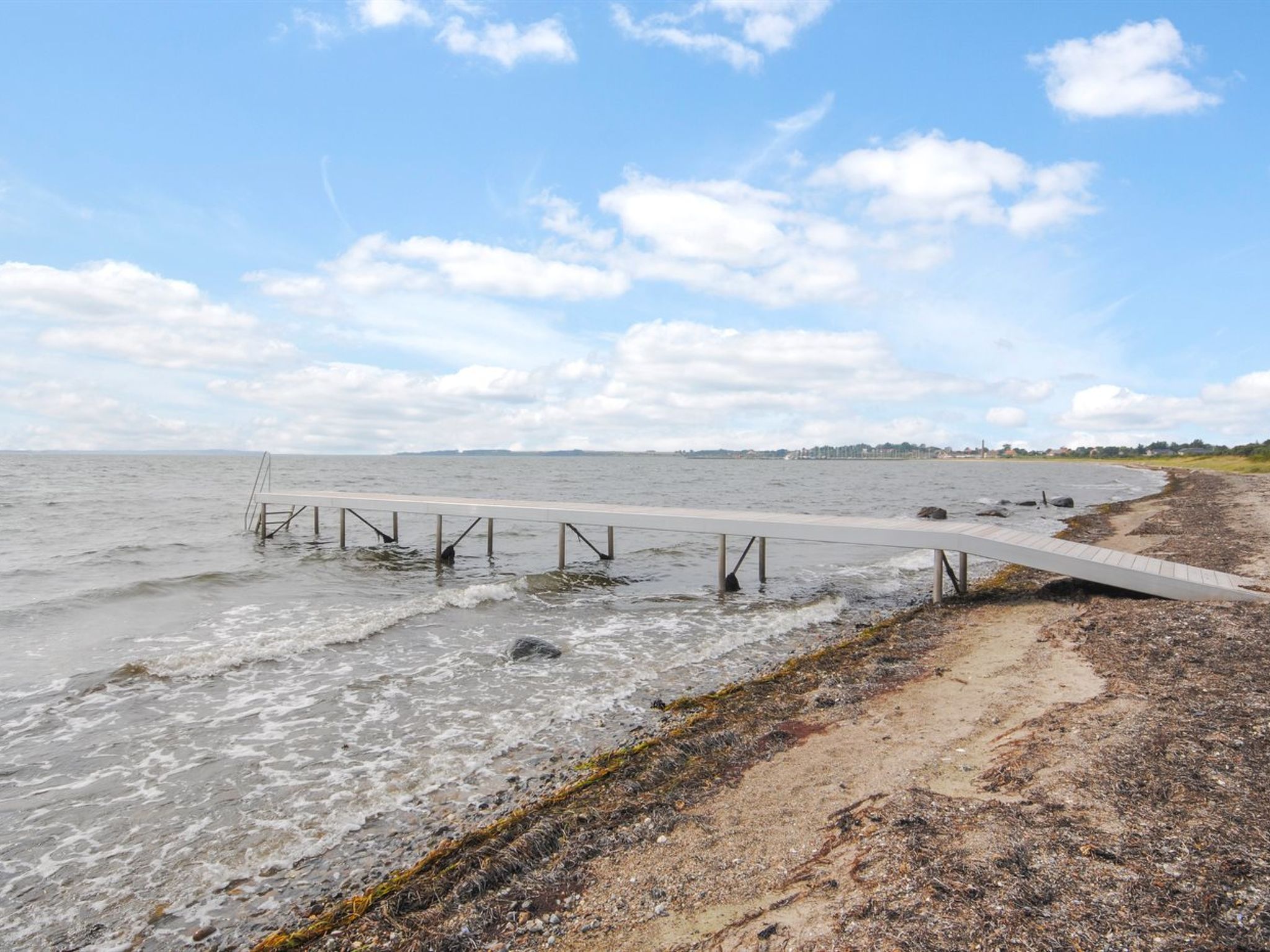 "Eisa" - 300m to the fjord-Buiten