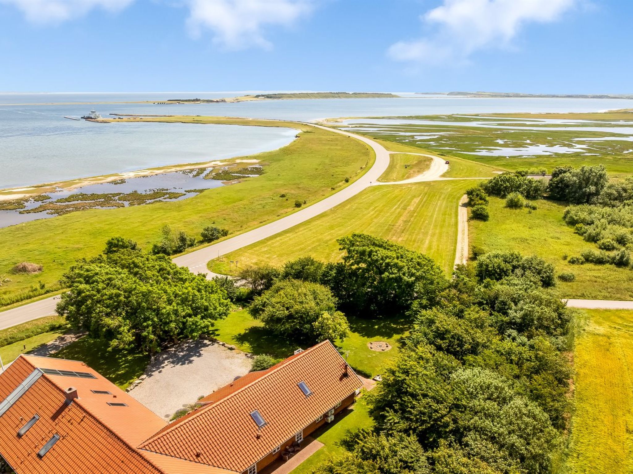 "Virve" - 100m to the fjord-Buiten